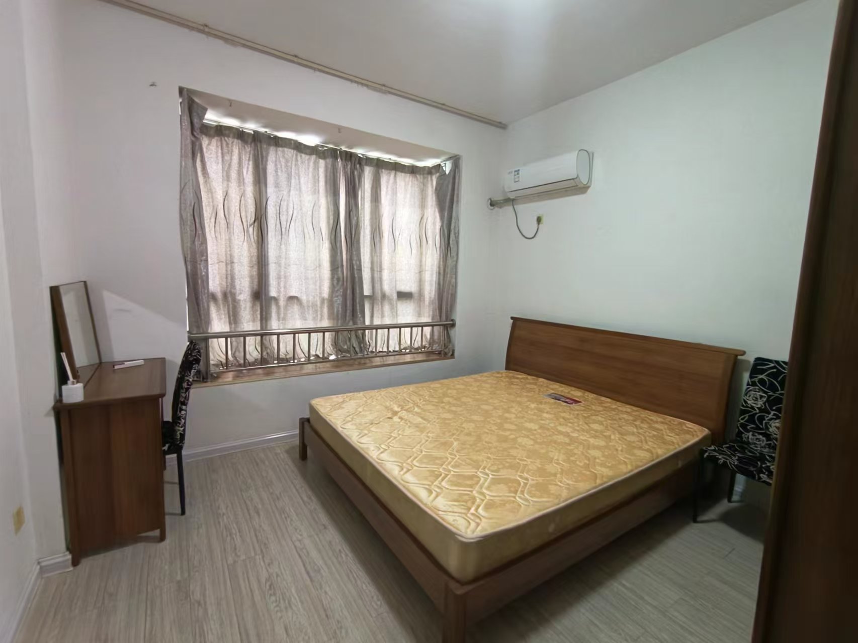 城市风景 2室2厅1卫 60.0万 城市风景 2室2厅1卫 60.0万室内图