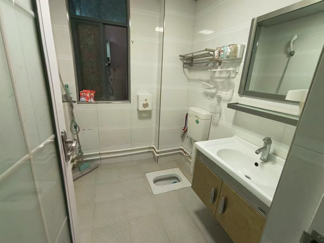 城市风景 2室2厅1卫 60.0万 城市风景 2室2厅1卫 60.0万室内图