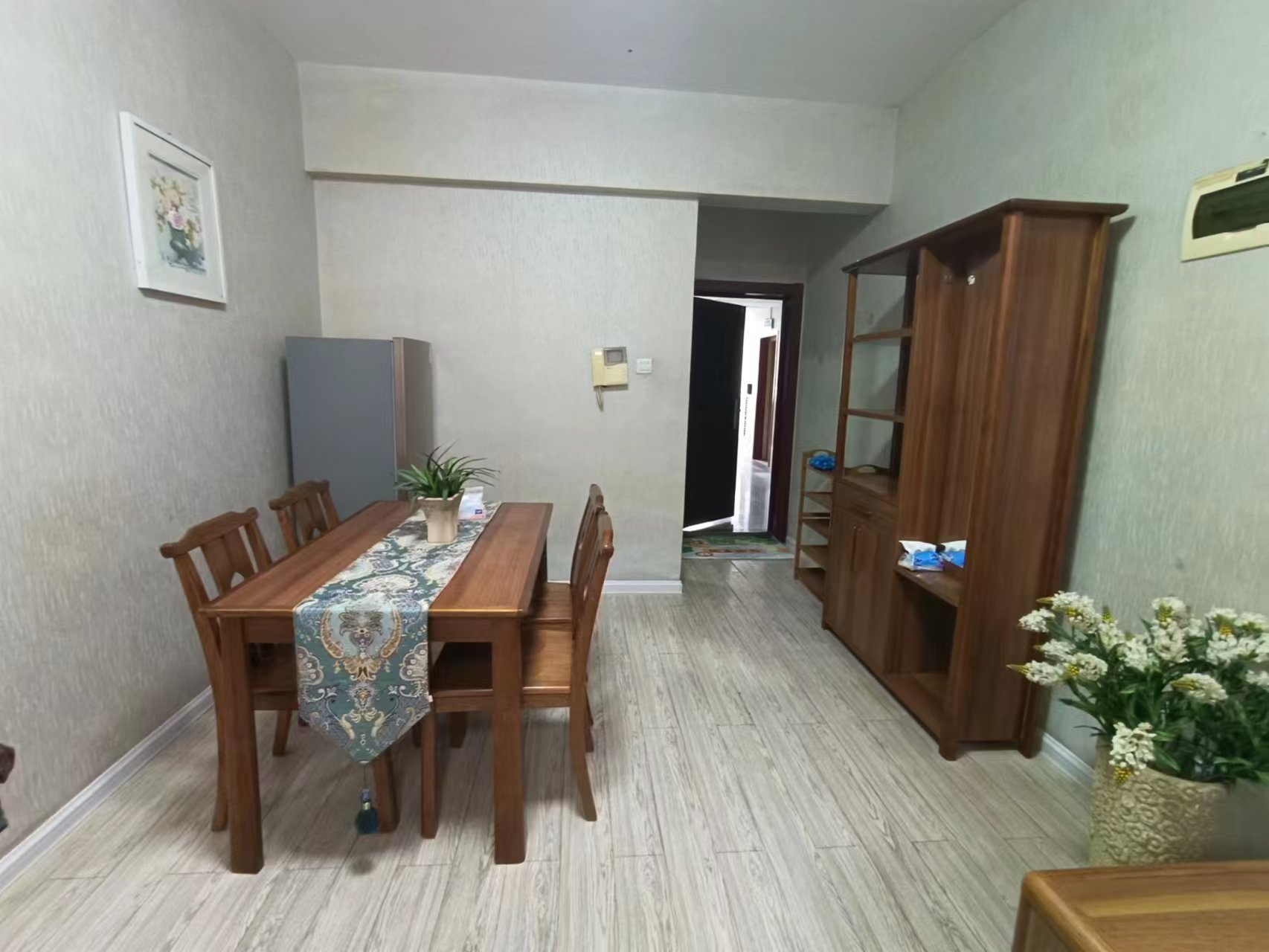 城市风景 2室2厅1卫 60.0万 城市风景 2室2厅1卫 60.0万室内图