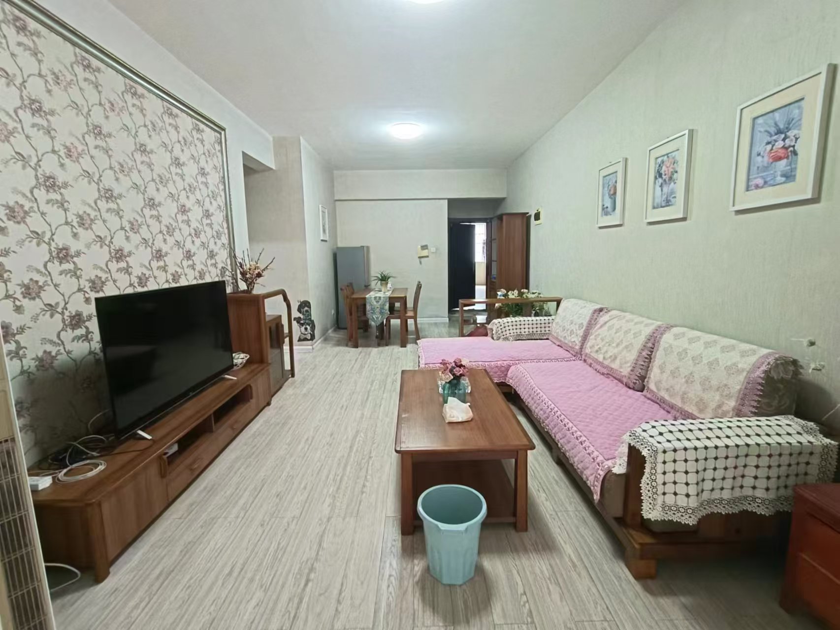 城市风景 2室2厅1卫 60.0万 城市风景 2室2厅1卫 60.0万室内图