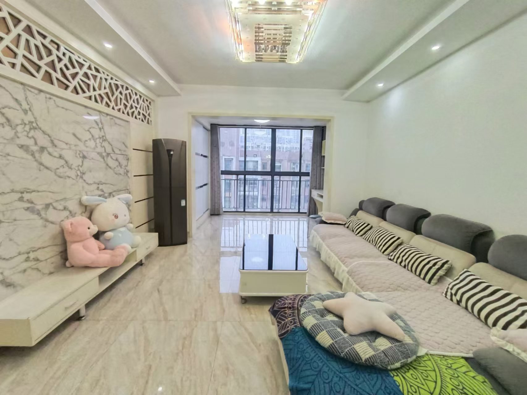 庐山春天二期曼城 2室2厅1卫 52.0万 庐山春天二期曼城 2室2厅1卫 52.0万室内图