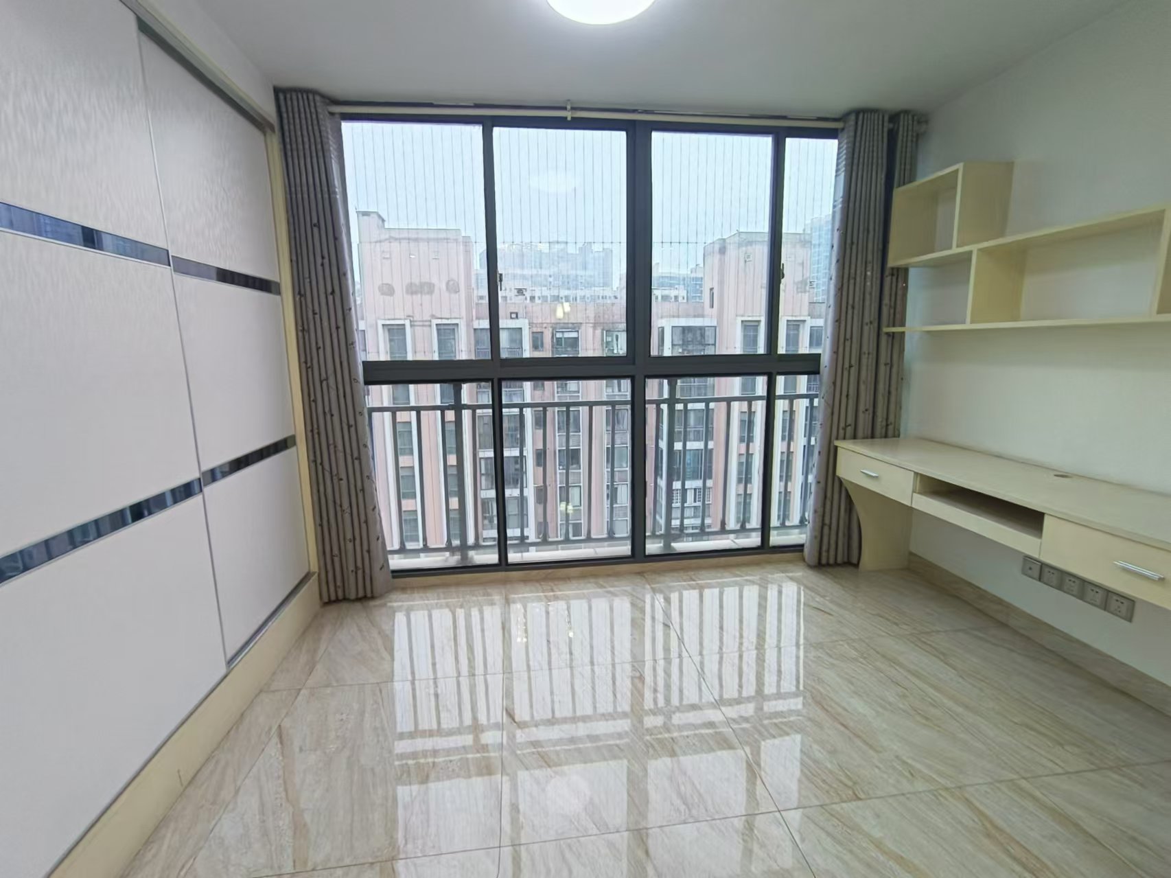 庐山春天二期曼城 2室2厅1卫 52.0万 庐山春天二期曼城 2室2厅1卫 52.0万室内图