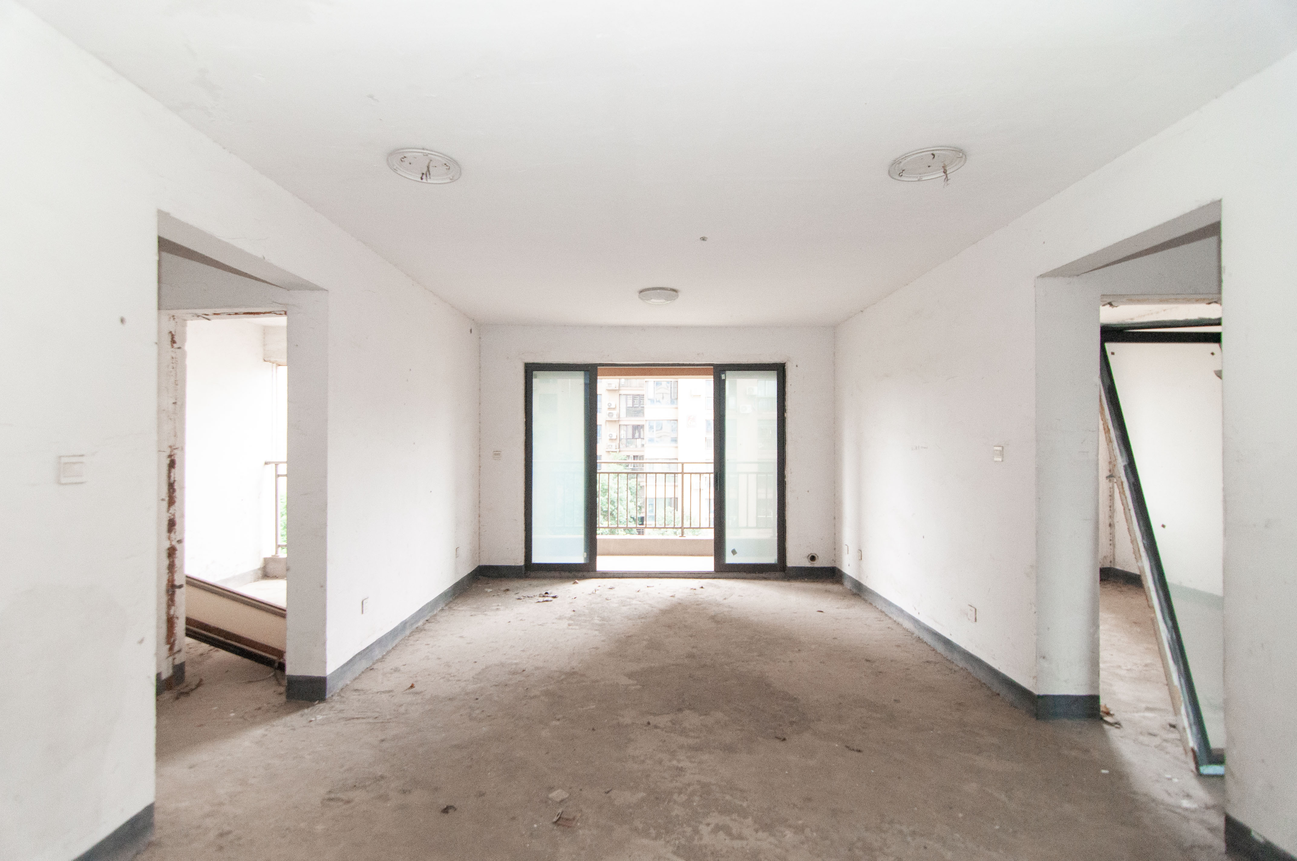 中一九骏(枫桥苑) 5室2厅2卫 130.0万 中一九骏(枫桥苑) 5室2厅2卫 130.0万客厅