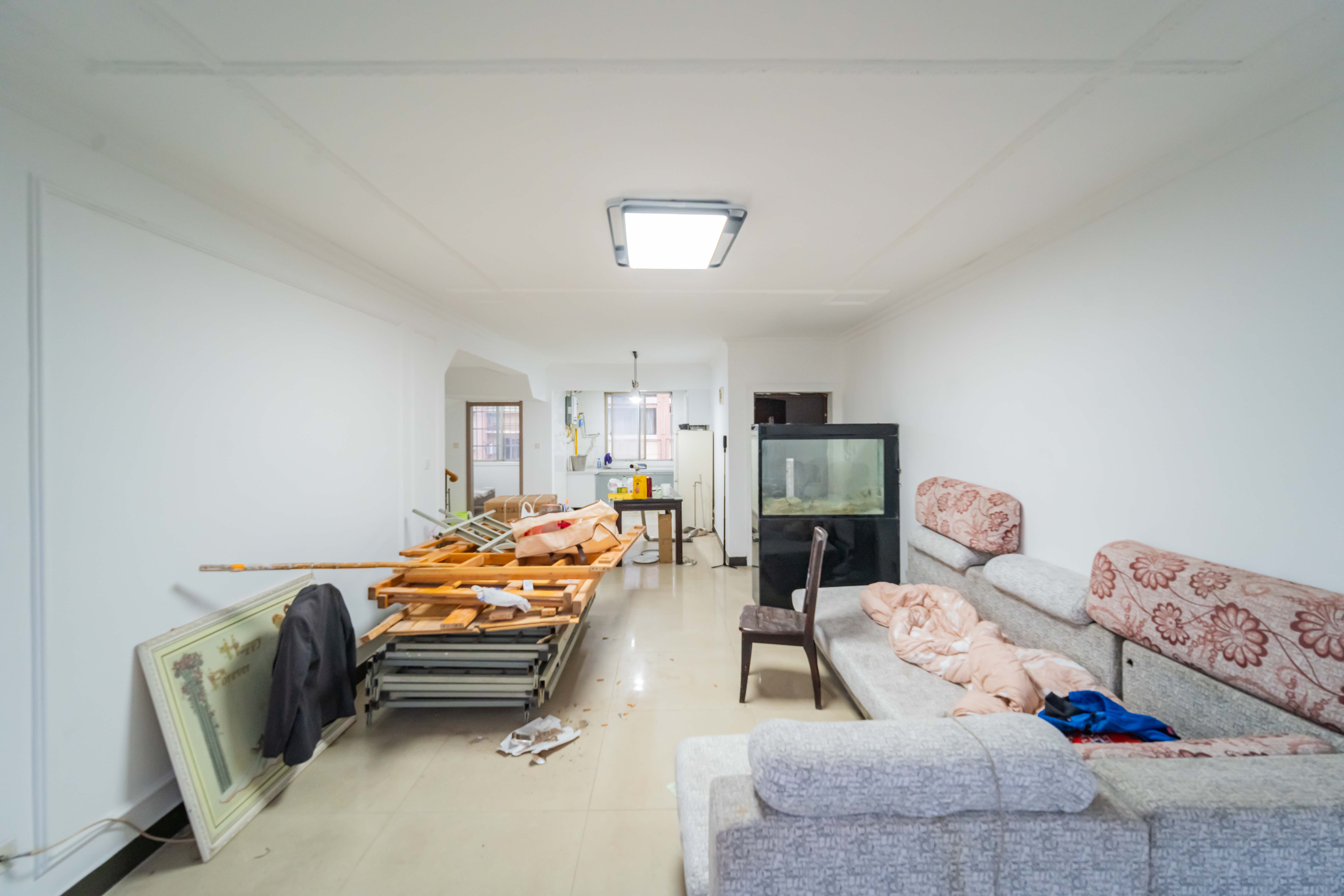 新星小区  4室2厅1卫   85.00万