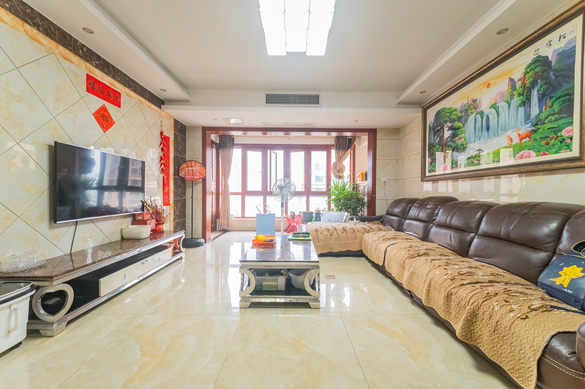 深业睿城 4室2厅1卫 115.0万 深业睿城 4室2厅1卫 115.0万客厅