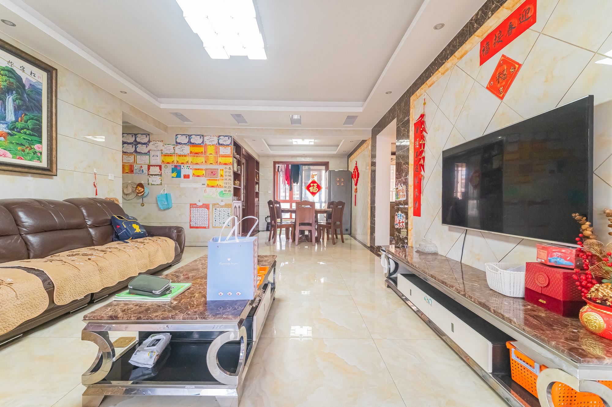 深业睿城 4室2厅1卫 115.0万 深业睿城 4室2厅1卫 115.0万客厅