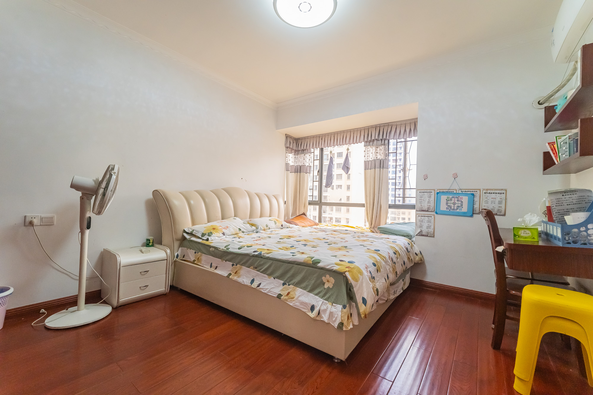 深业睿城 4室2厅1卫 115.0万 深业睿城 4室2厅1卫 115.0万卧室