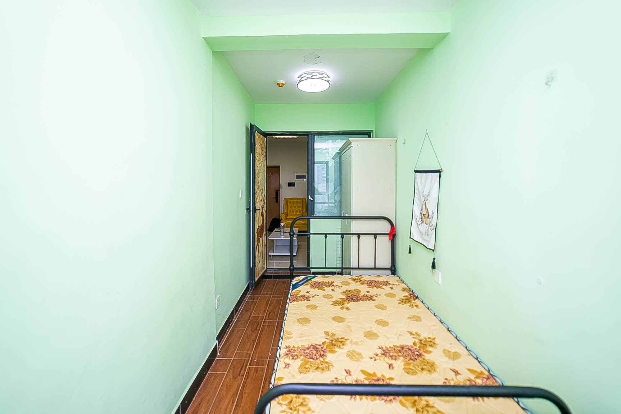 天鸿天府(天鸿中央大院)  2室1厅1卫    45.8万 天鸿天府(天鸿中央大院)  2室1厅1卫    45.8万卧室