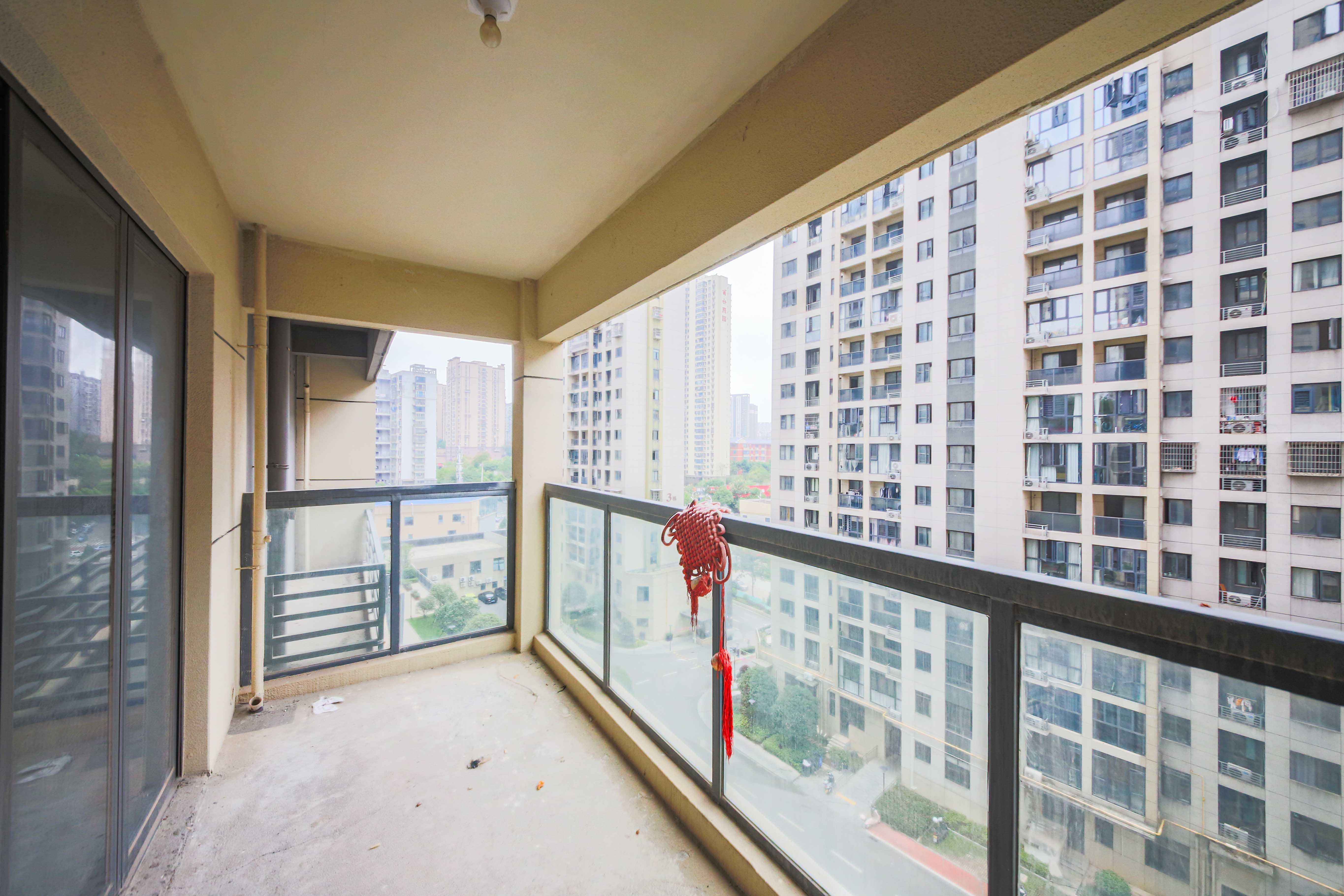 博林云栖  3室2厅2卫    159.8万 博林云栖  3室2厅2卫    159.8万阳台