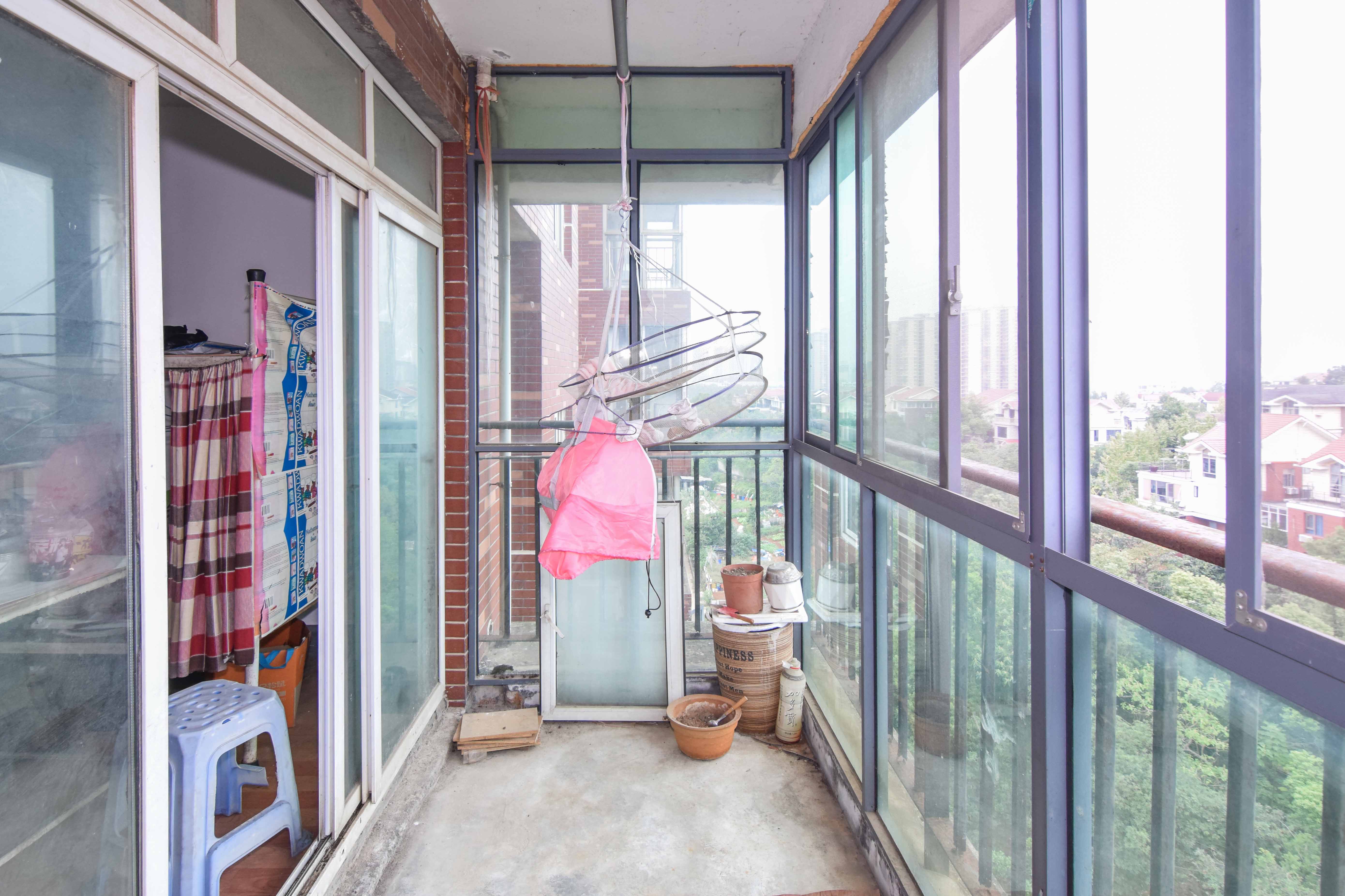 普瑞斯堡 3室2厅2卫 46.0万 普瑞斯堡 3室2厅2卫 46.0万阳台