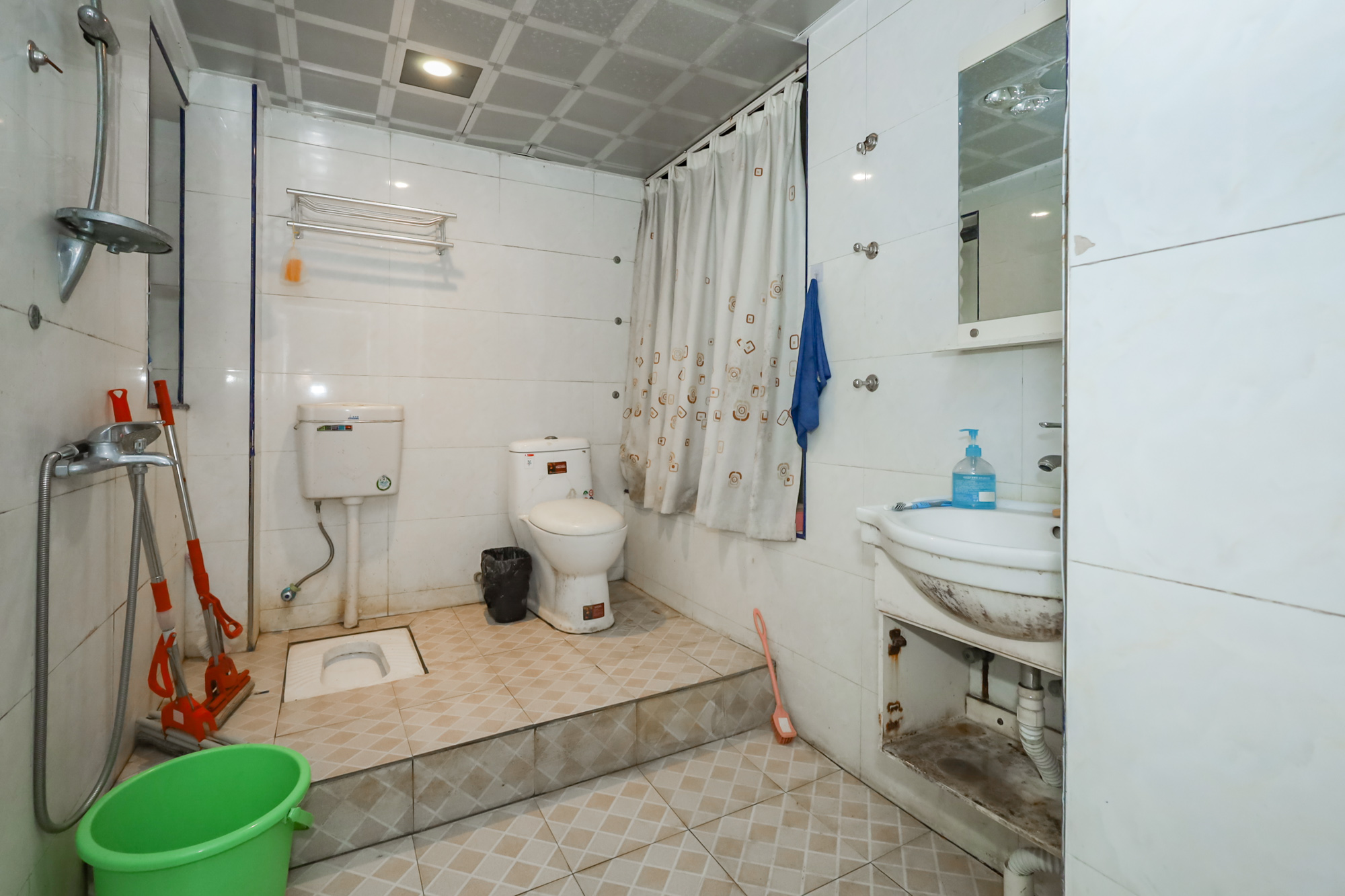 奥克斯广场 3室2厅1卫 76.0万 奥克斯广场 3室2厅1卫 76.0万卫生间