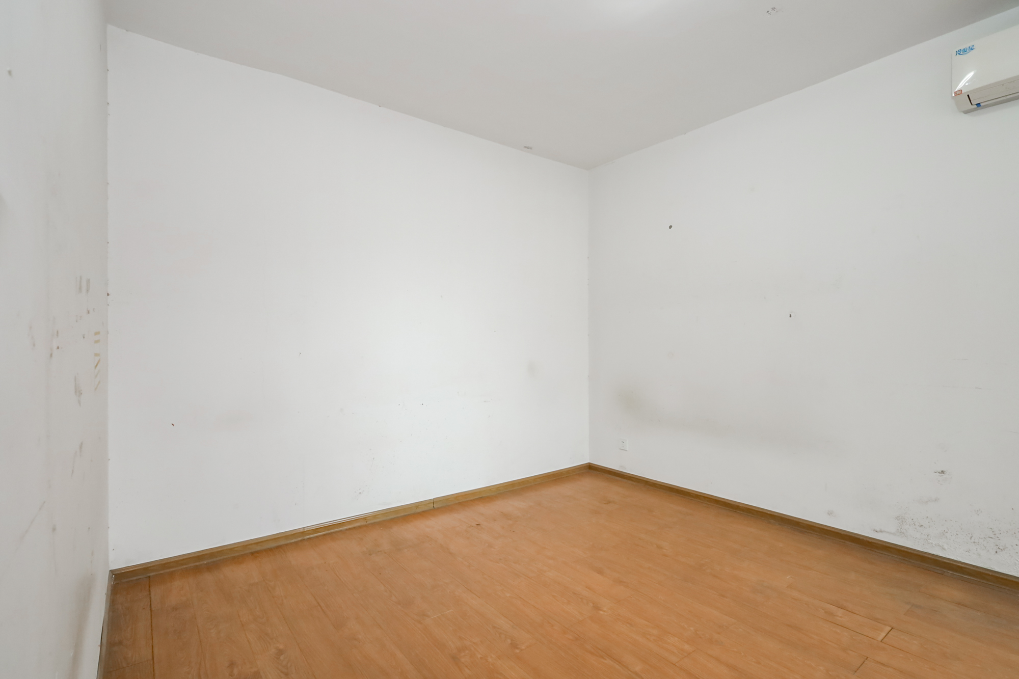 奥克斯广场 3室2厅1卫 76.0万 奥克斯广场 3室2厅1卫 76.0万卧室