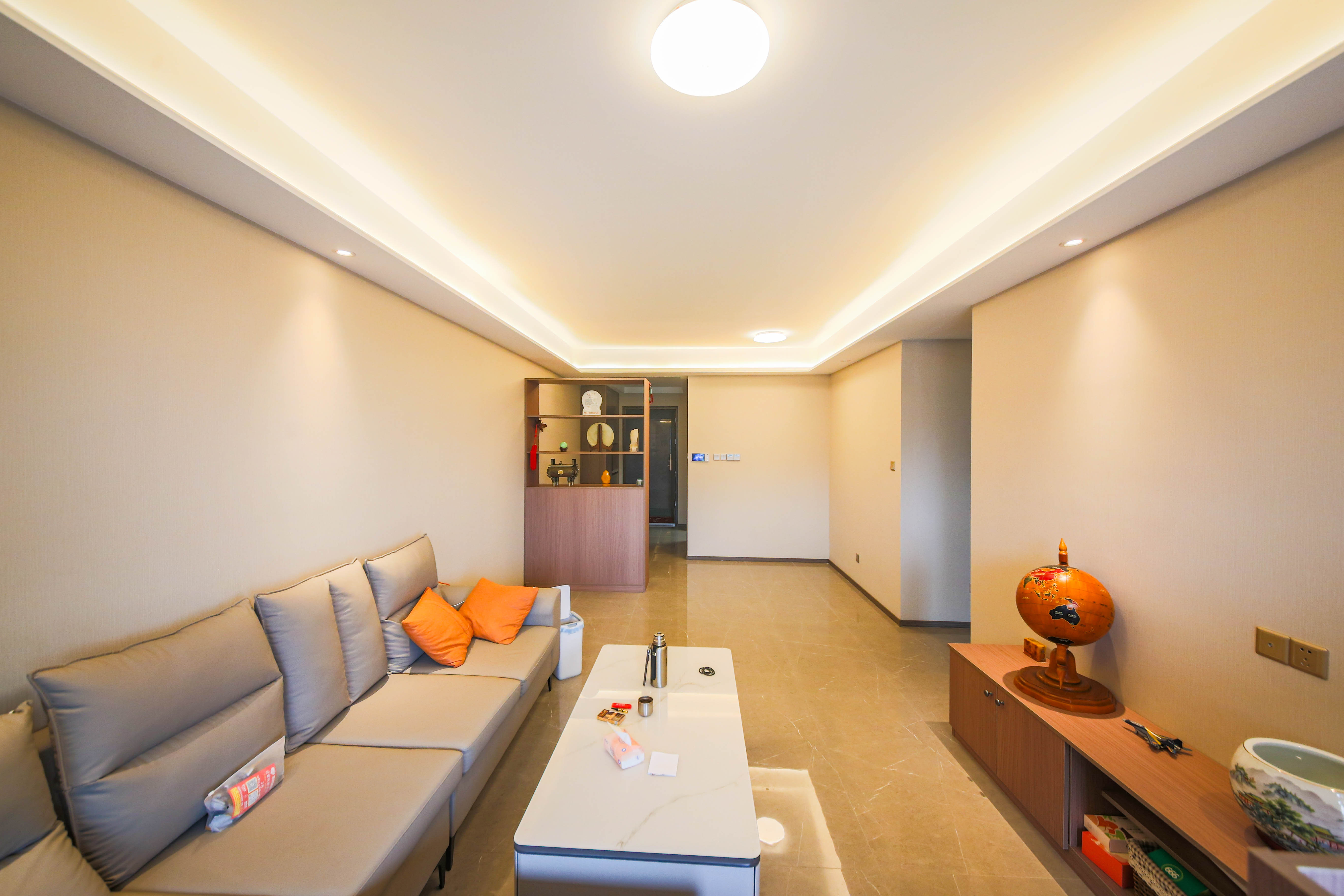 龙湖春江天曜一期 3室2厅2卫 188.0万 龙湖春江天曜一期 3室2厅2卫 188.0万客厅