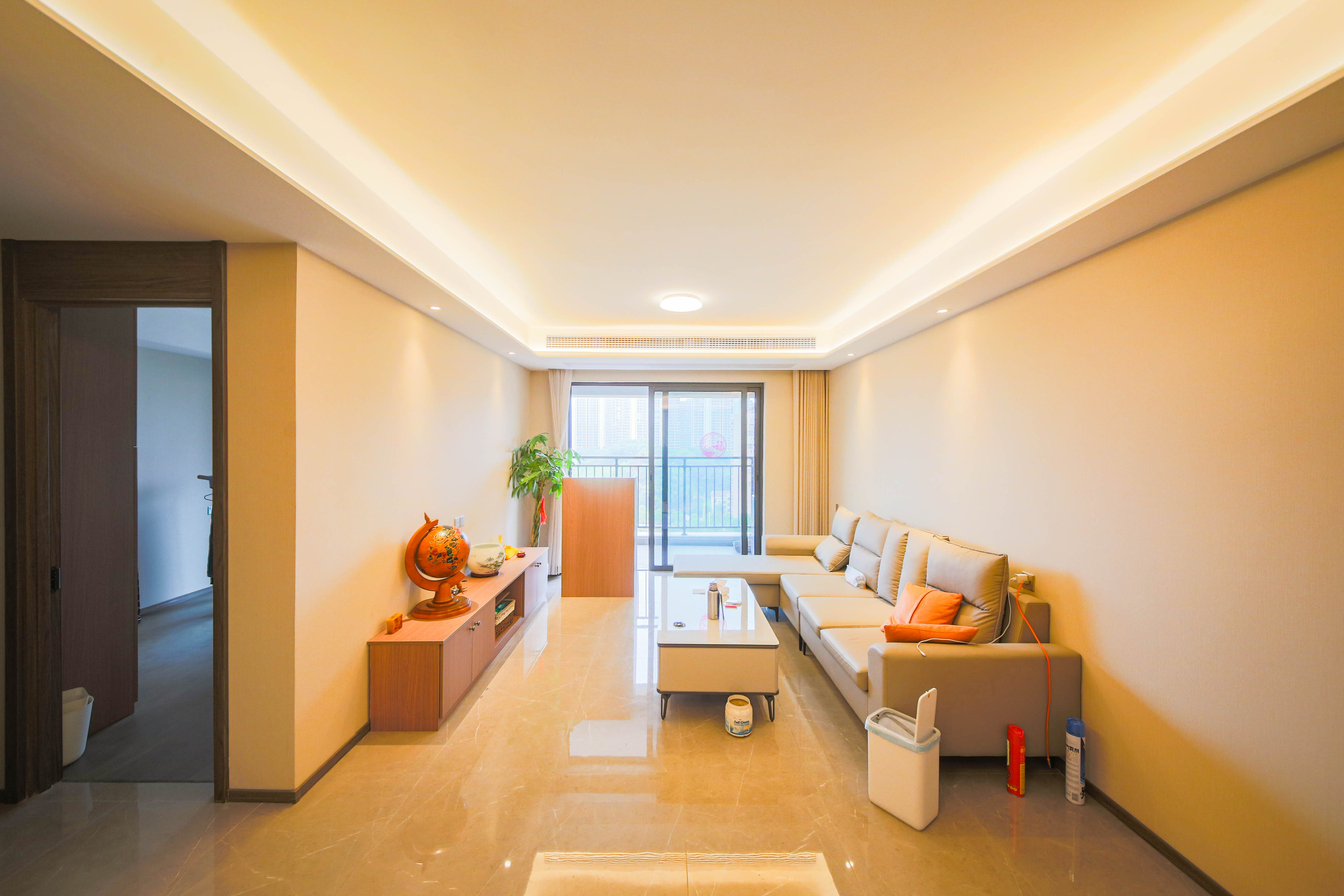 龙湖春江天曜一期 3室2厅2卫 188.0万 龙湖春江天曜一期 3室2厅2卫 188.0万客厅