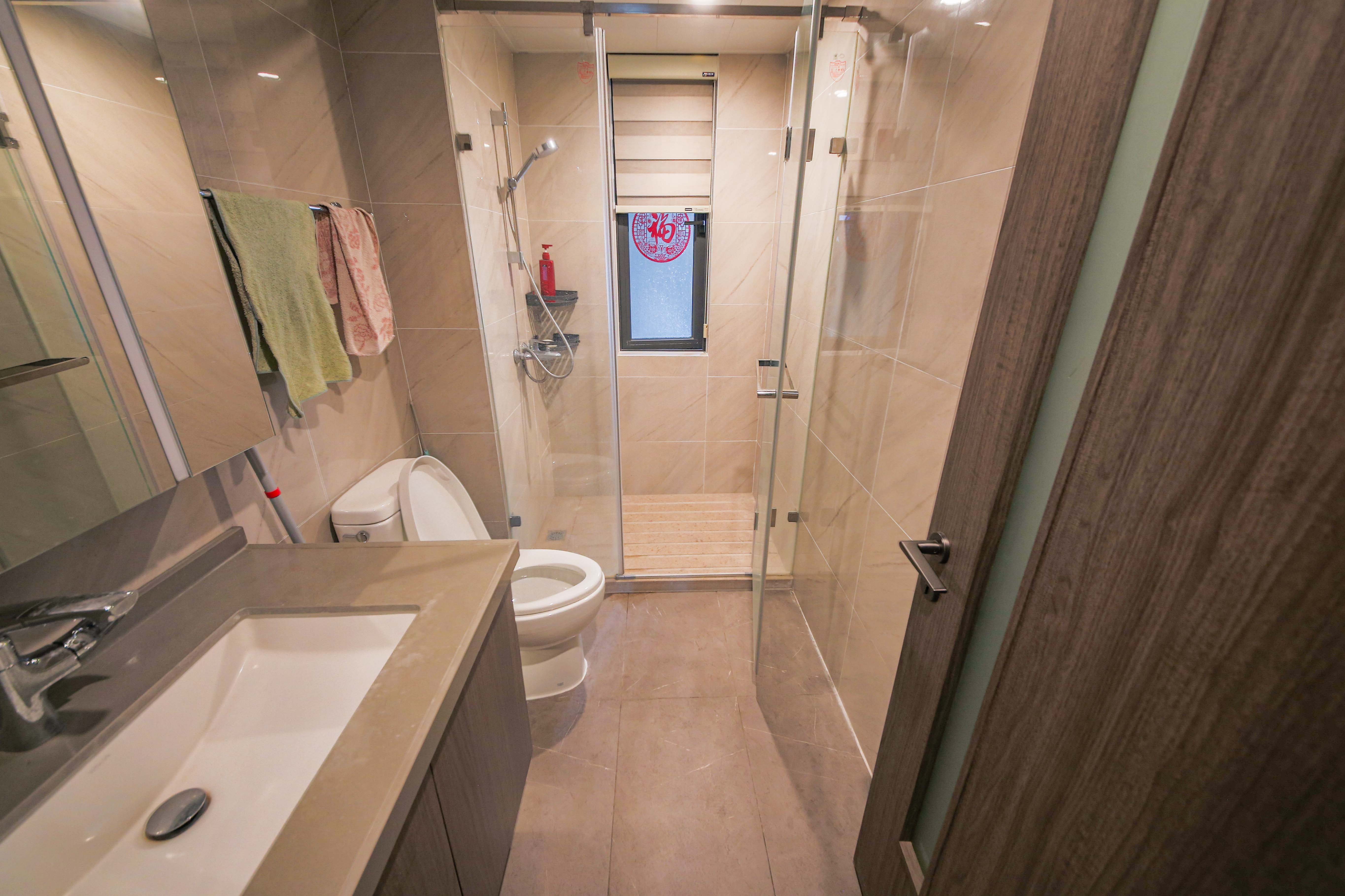 龙湖春江天曜一期 3室2厅2卫 188.0万 龙湖春江天曜一期 3室2厅2卫 188.0万卫生间