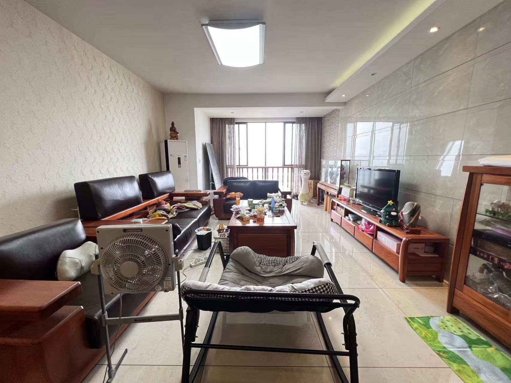 阳光新城  3室2厅2卫    70.0万 阳光新城  3室2厅2卫    70.0万室内图