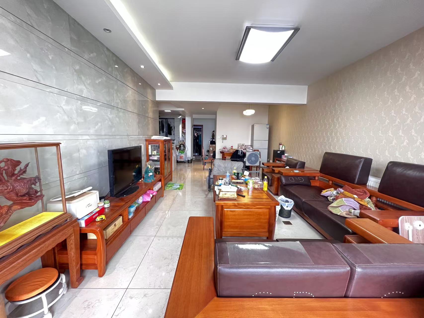 阳光新城  3室2厅2卫    70.0万 阳光新城  3室2厅2卫    70.0万室内图