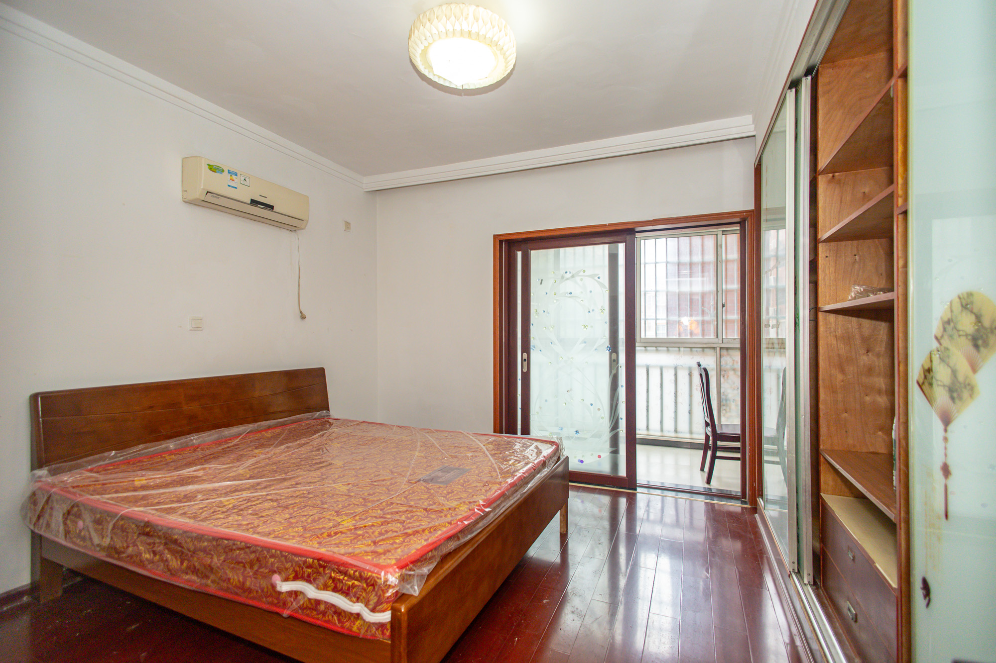 湘绣城  3室2厅2卫    85.0万 湘绣城  3室2厅2卫    85.0万卧室