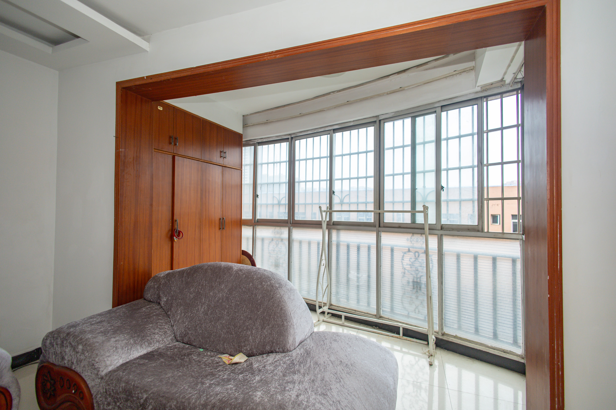 湘绣城  3室2厅2卫    85.0万 湘绣城  3室2厅2卫    85.0万阳台