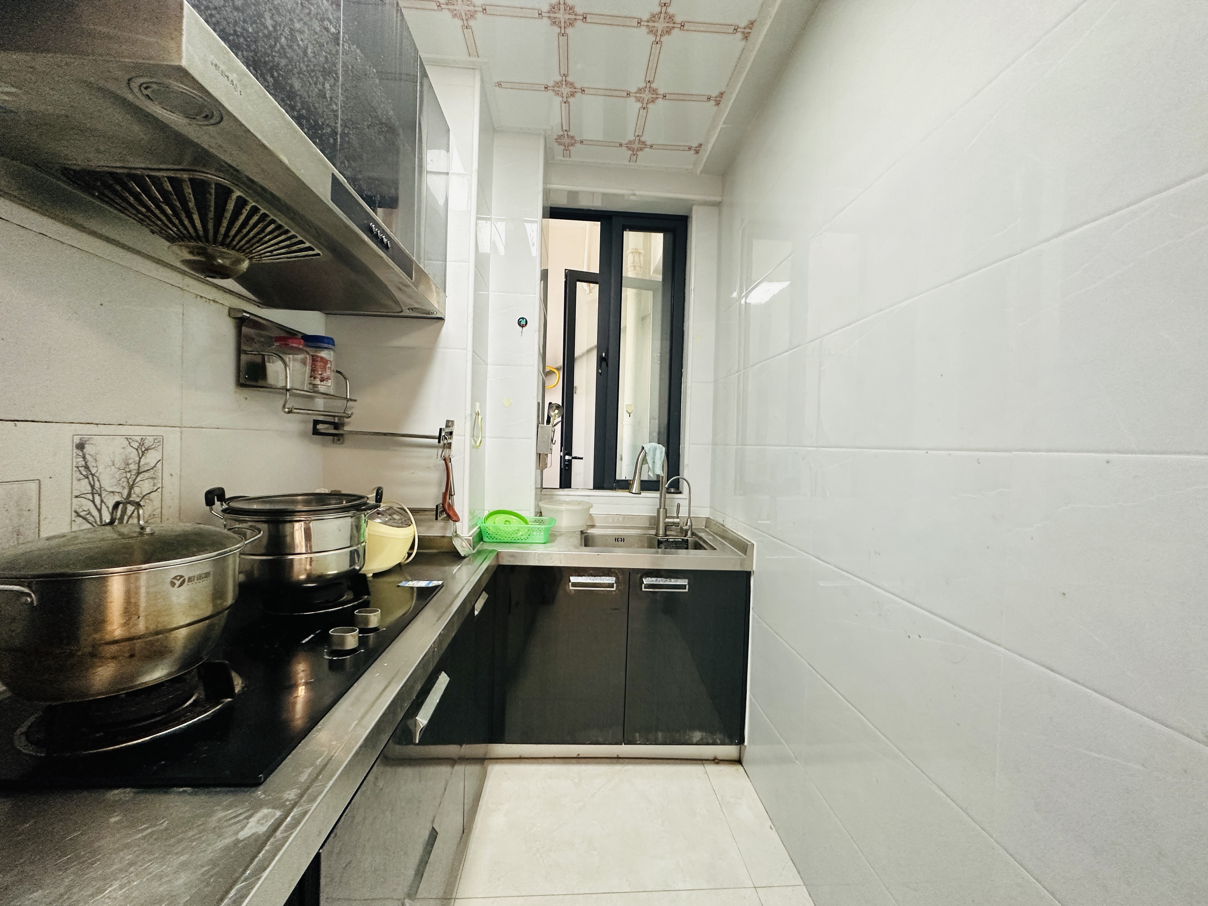 远大购物广场  2室1厅1卫    125.3万 远大购物广场  2室1厅1卫    125.3万厨房