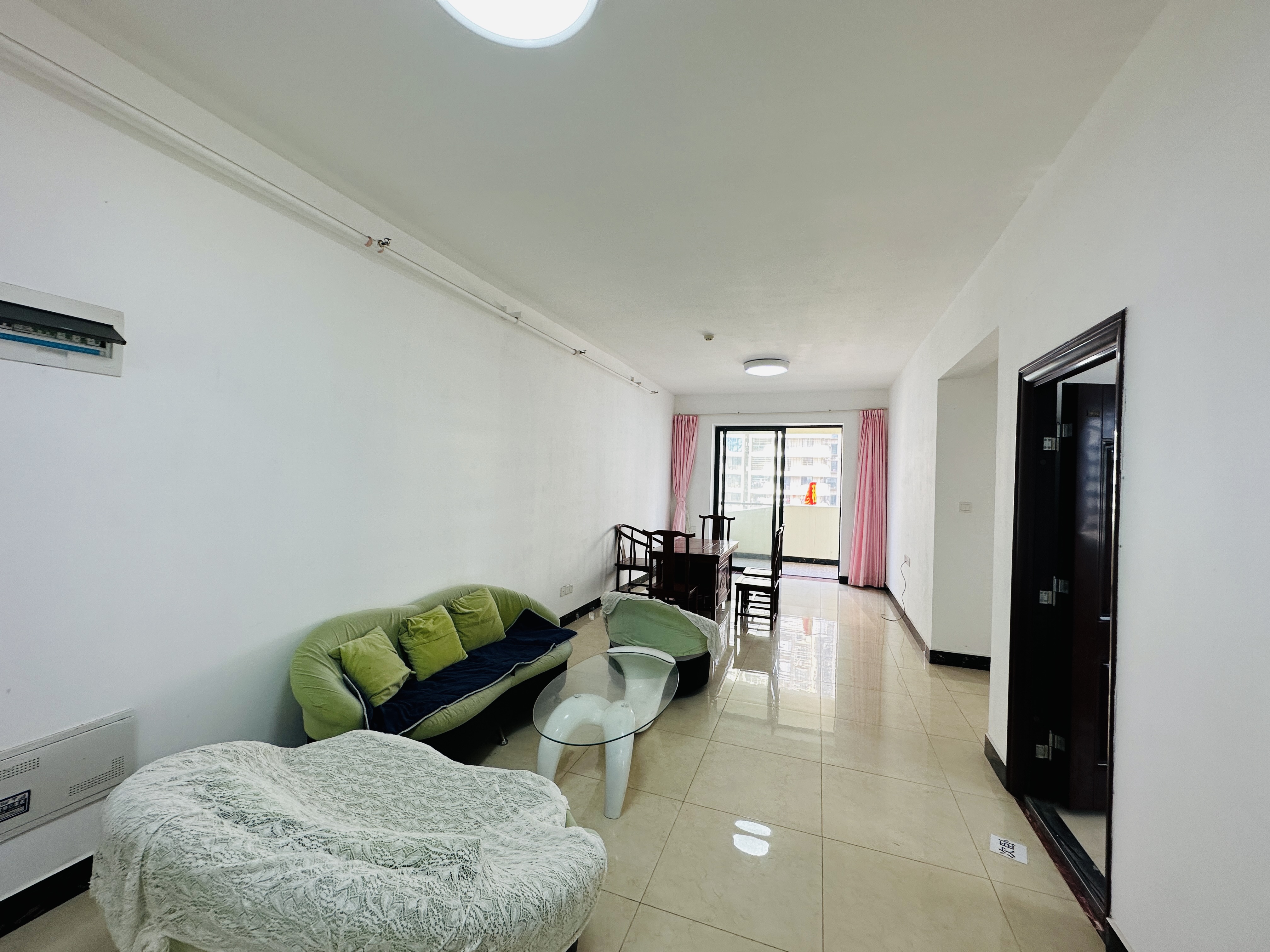 远大购物广场  2室2厅1卫    76.39万 远大购物广场  2室2厅1卫    76.39万客厅