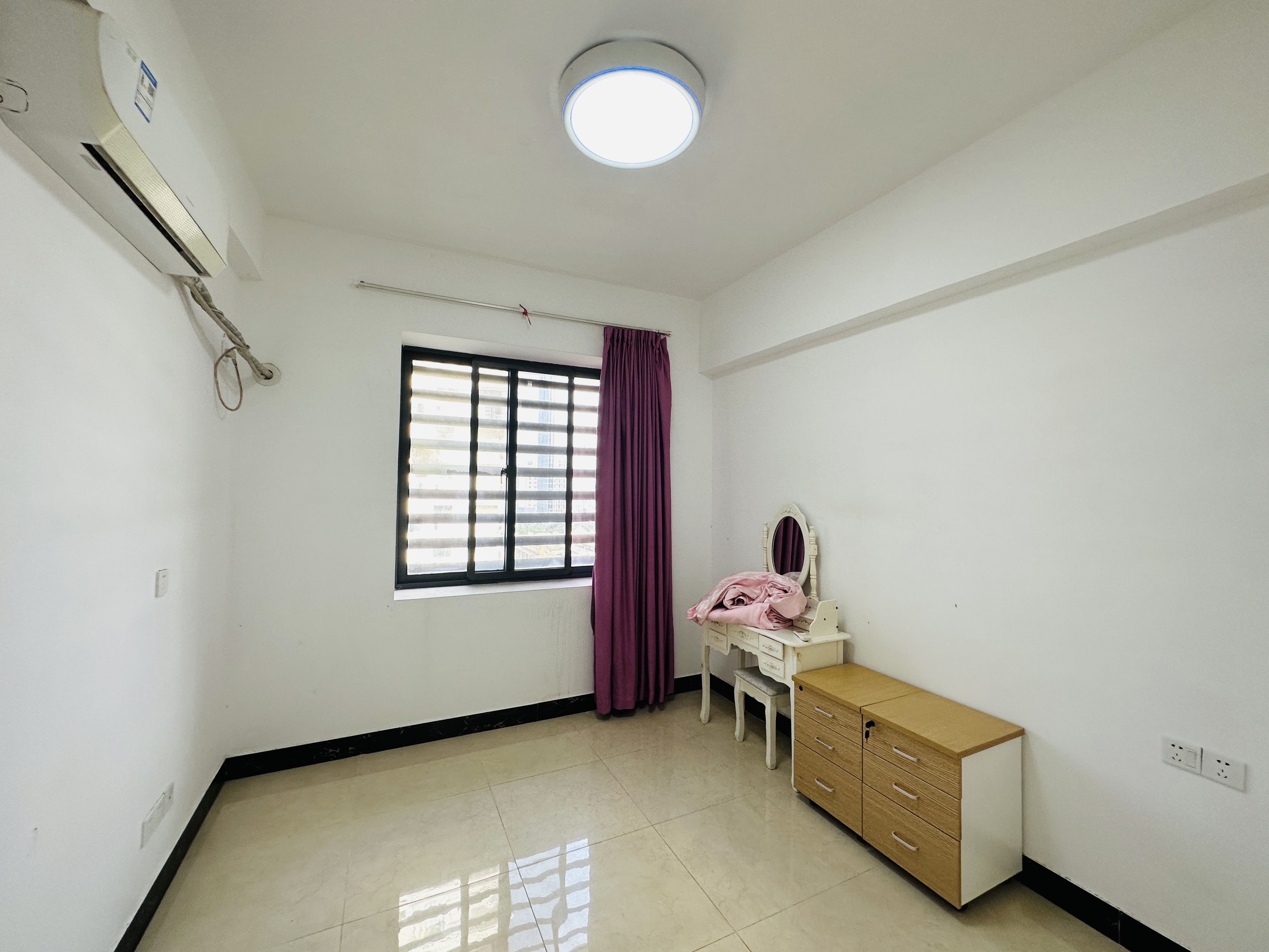 远大购物广场  2室2厅1卫    76.39万 远大购物广场  2室2厅1卫    76.39万卧室