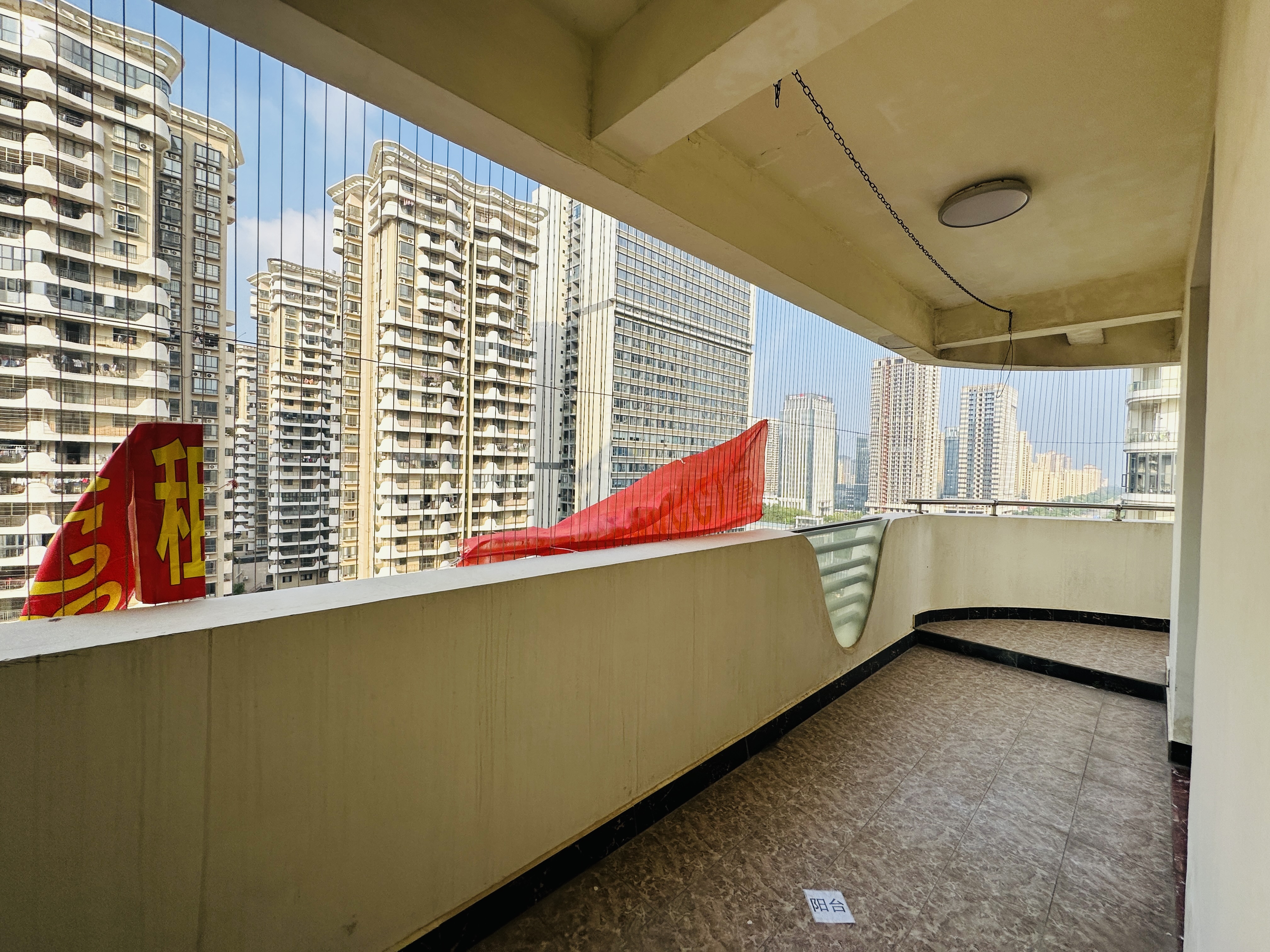 远大购物广场  2室2厅1卫    76.39万 远大购物广场  2室2厅1卫    76.39万阳台