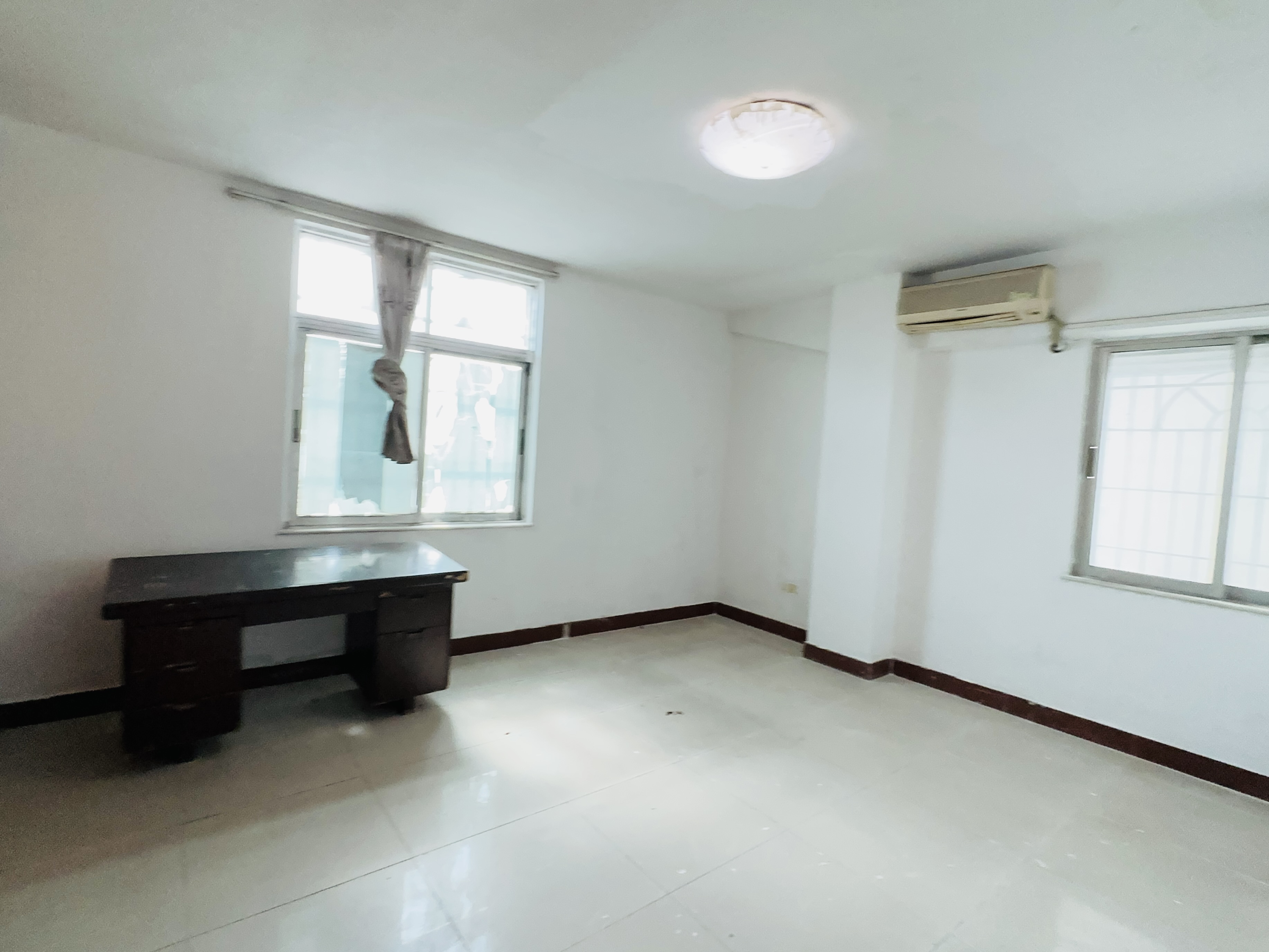 长升大厦 3室2厅1卫 105.3万 长升大厦 3室2厅1卫 105.3万卧室