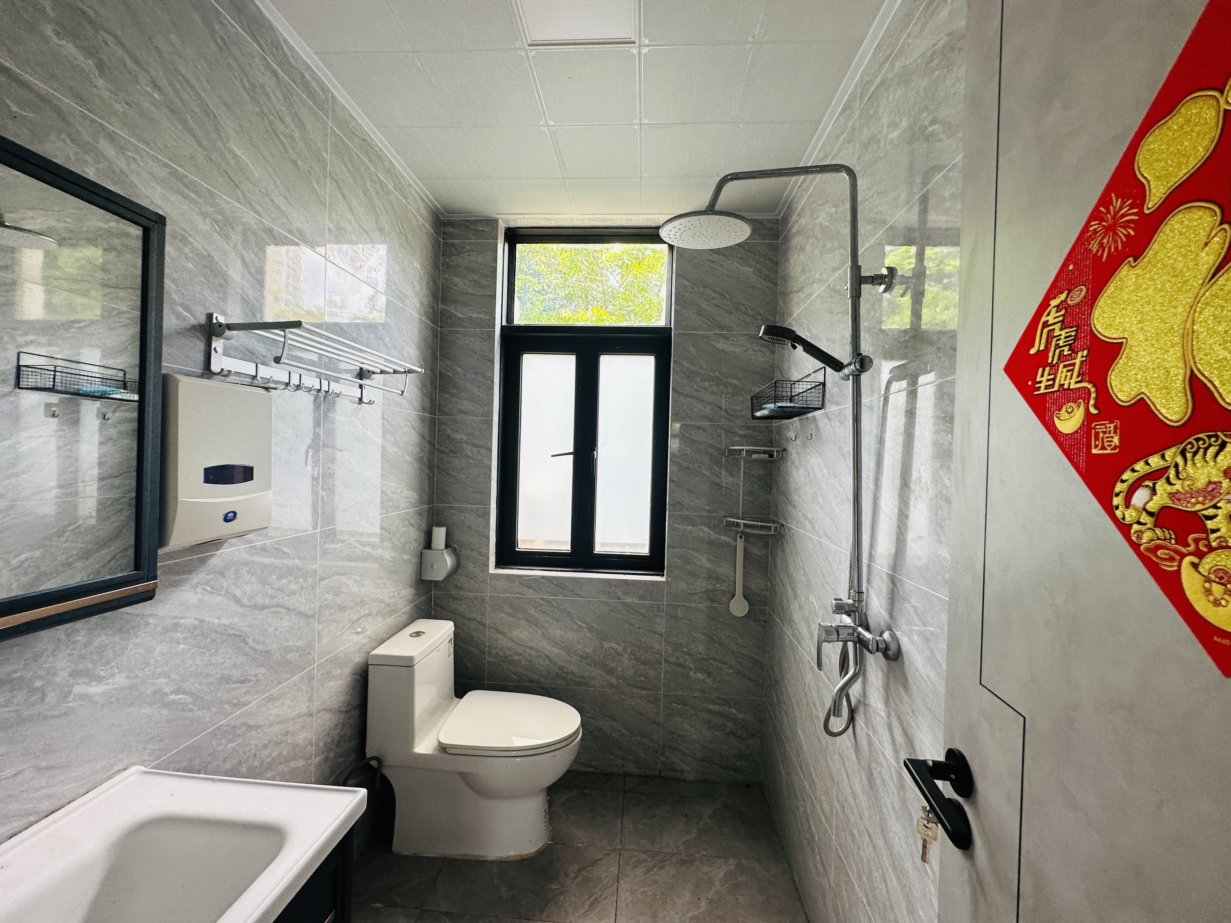 蓝城一号  8室3厅5卫    1047.2万 蓝城一号  8室3厅5卫    1047.2万卫生间