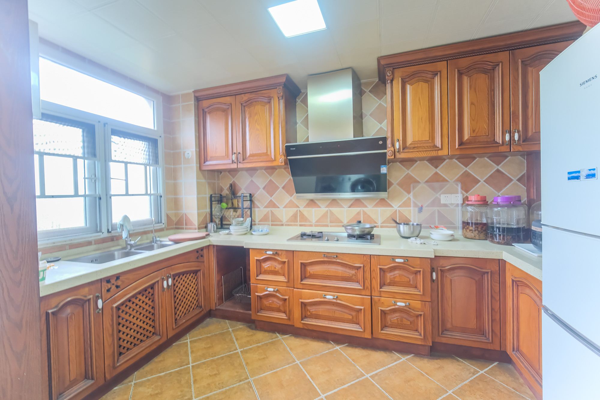 郡原居里 3室2厅2卫 105.0万 郡原居里 3室2厅2卫 105.0万厨房