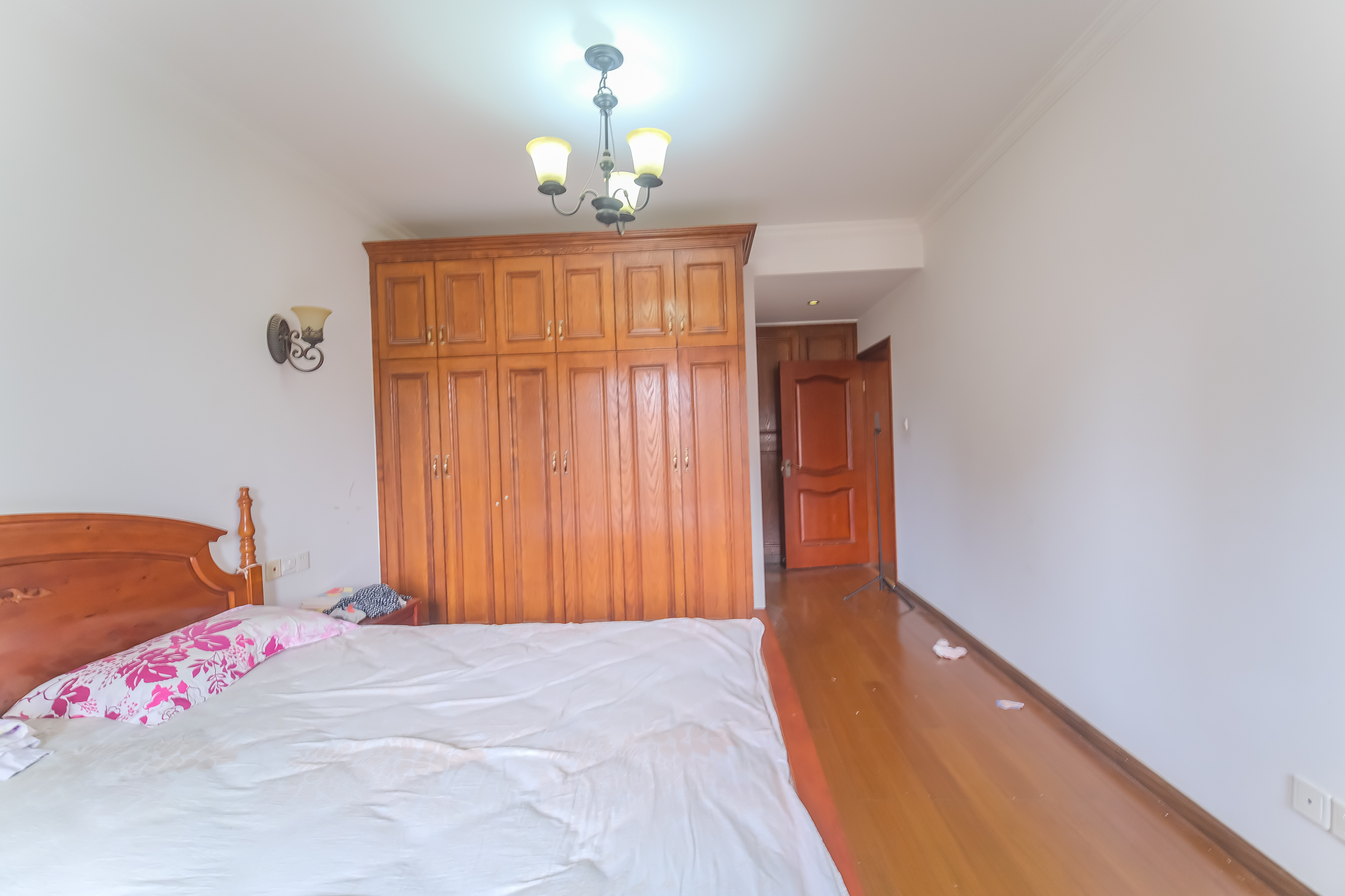 郡原居里 3室2厅2卫 105.0万 郡原居里 3室2厅2卫 105.0万卧室