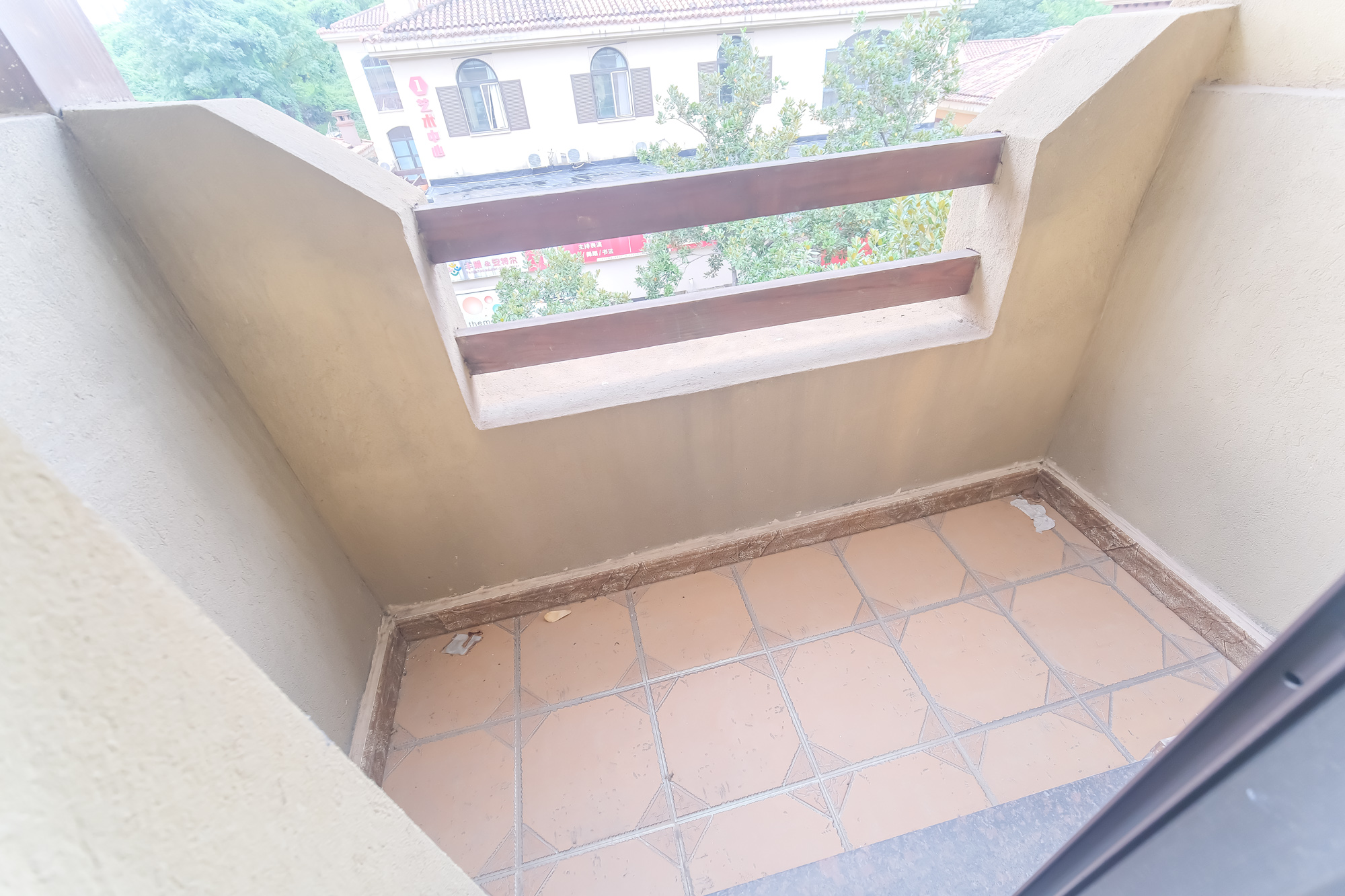 郡原居里 3室2厅2卫 105.0万 郡原居里 3室2厅2卫 105.0万阳台