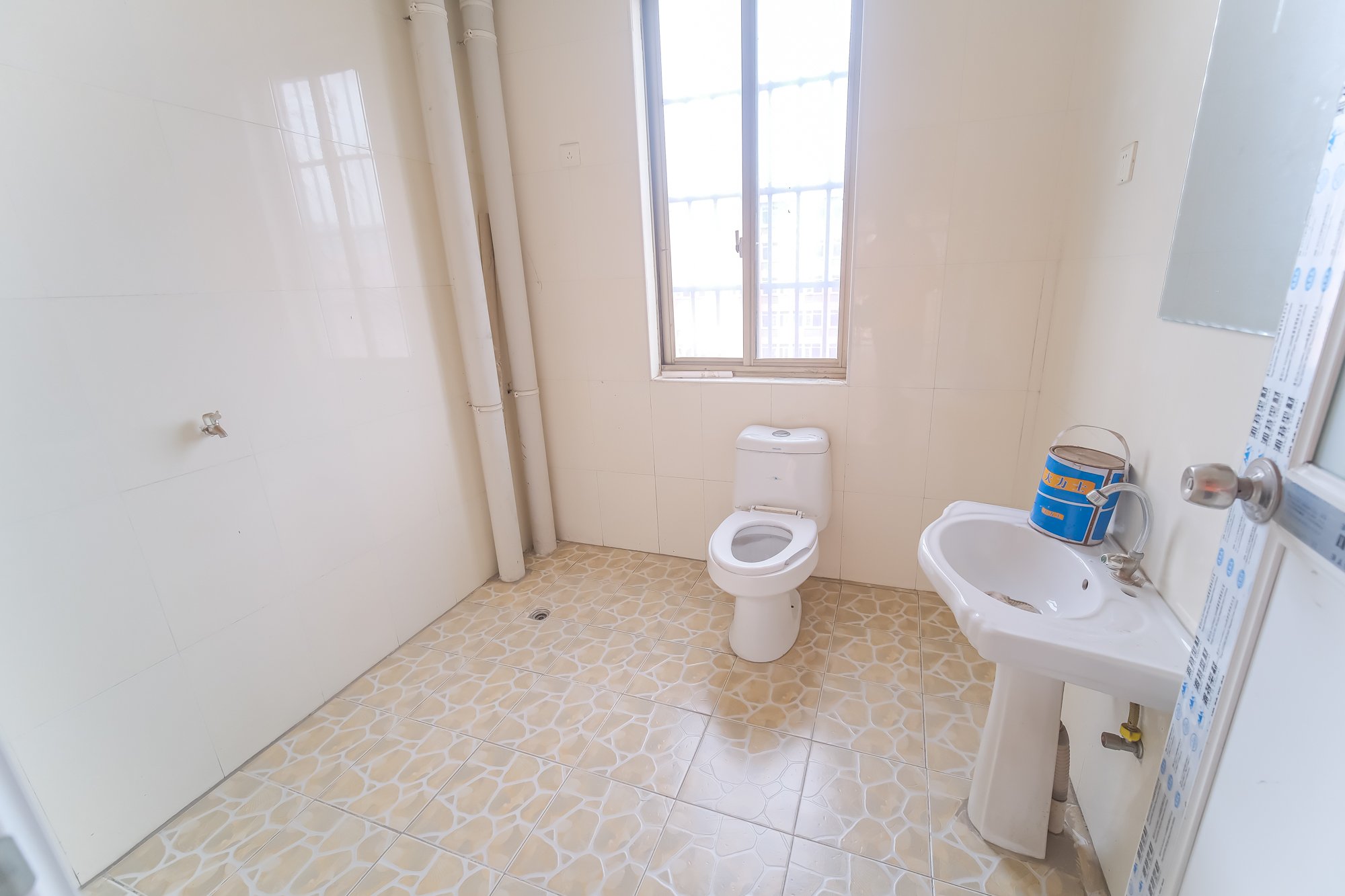 蟠龙欣苑 4室2厅2卫 62.8万 蟠龙欣苑 4室2厅2卫 62.8万卫生间