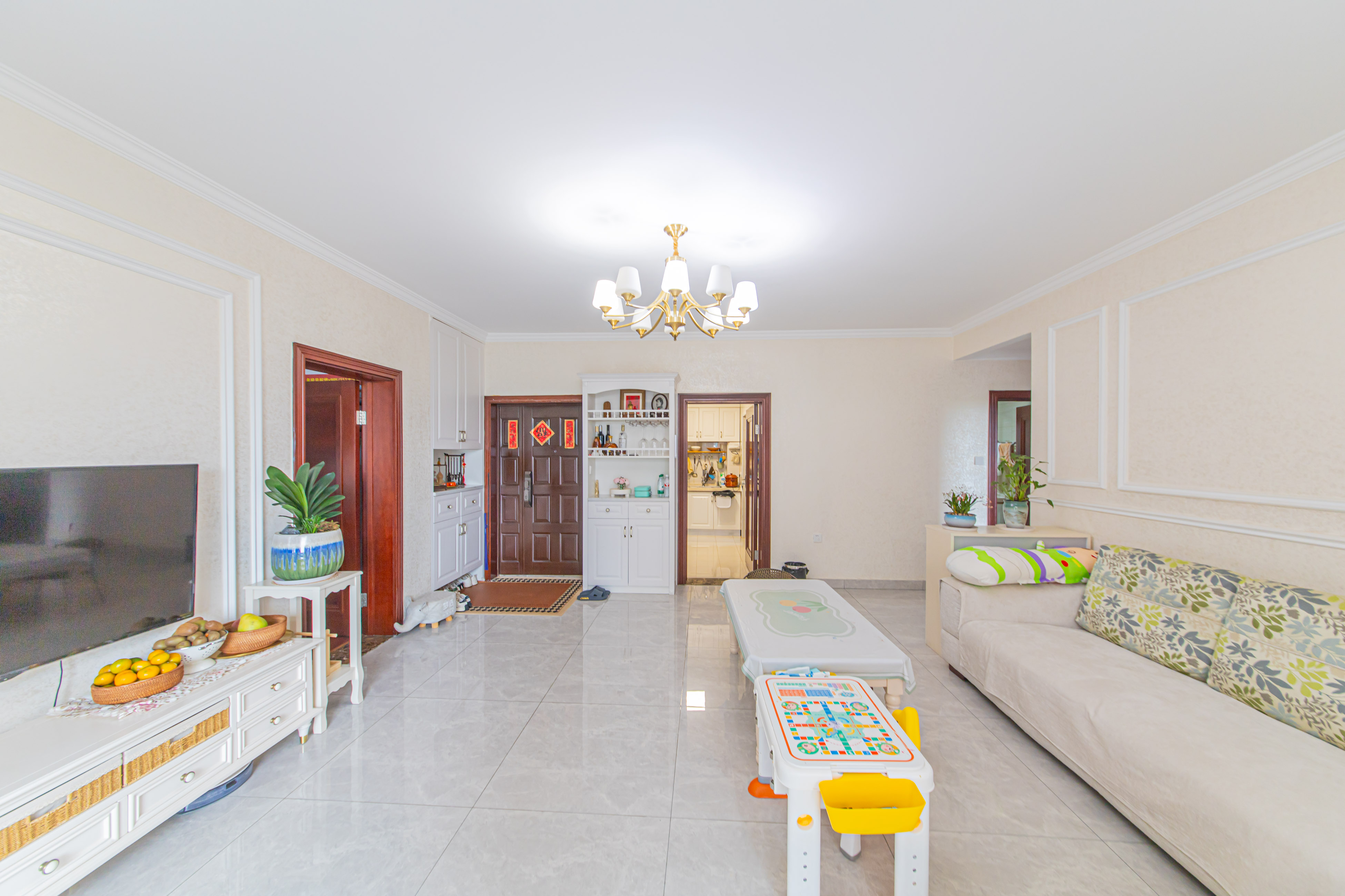 绿地公馆(绿地名邸)  3室2厅1卫    130.0万 绿地公馆(绿地名邸)  3室2厅1卫    130.0万客厅