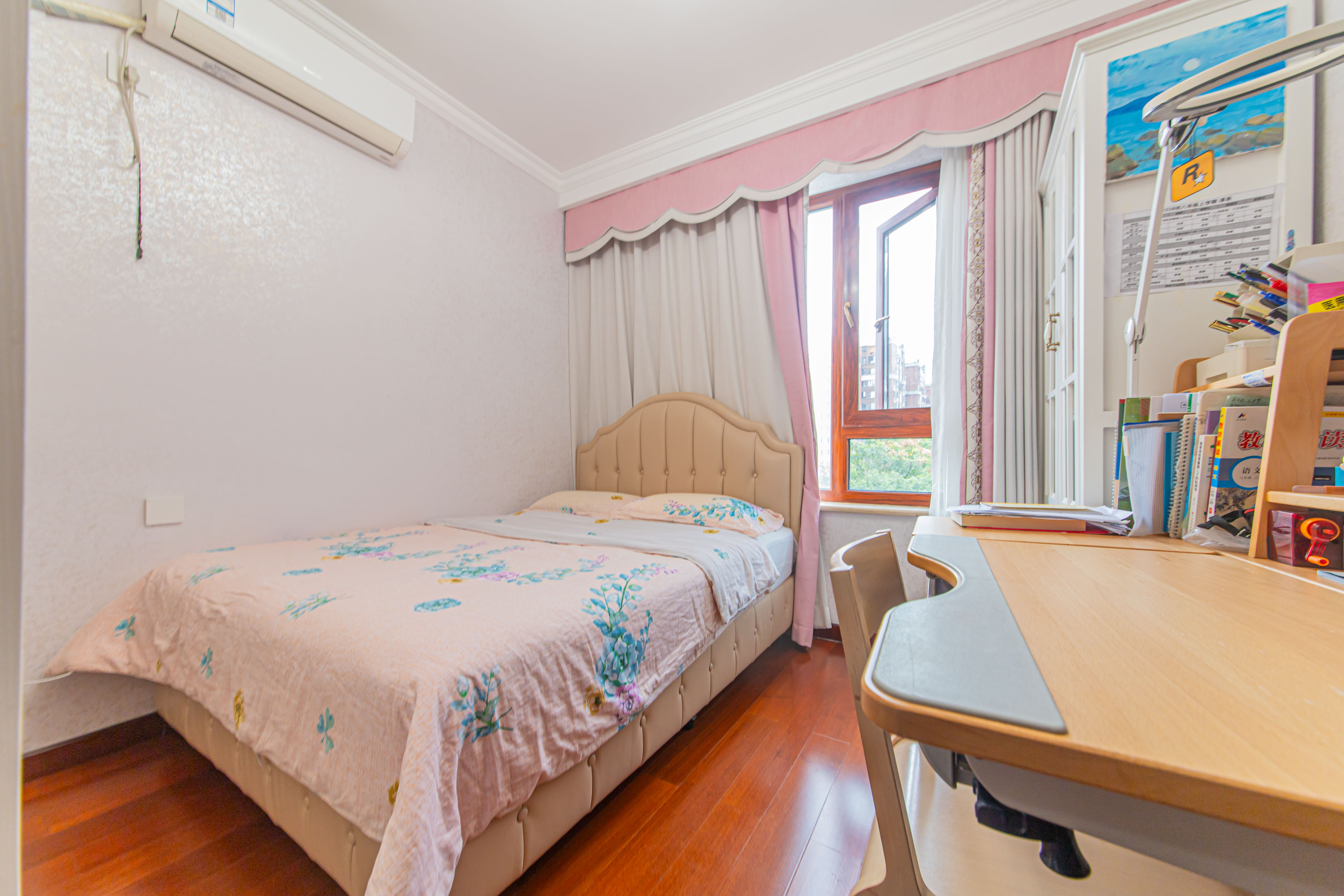 绿地公馆(绿地名邸)  3室2厅1卫    130.0万 绿地公馆(绿地名邸)  3室2厅1卫    130.0万卧室