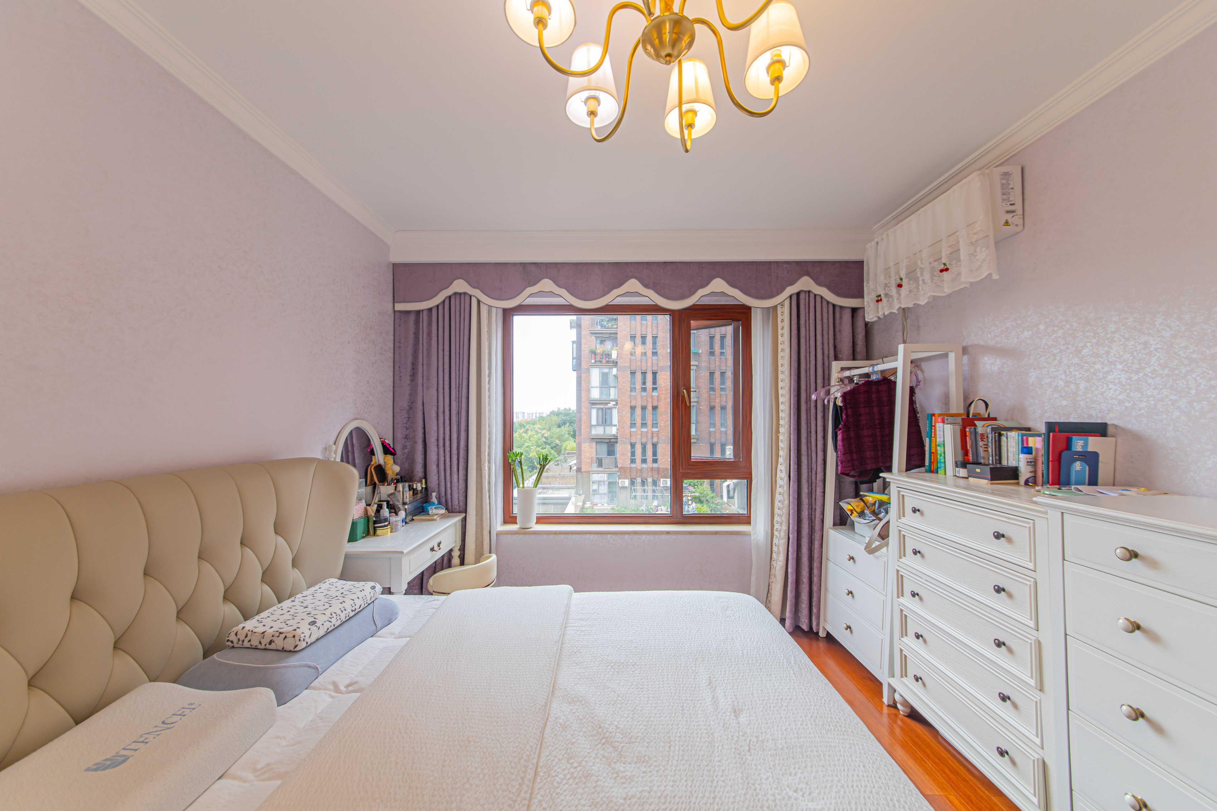 绿地公馆(绿地名邸)  3室2厅1卫    130.0万 绿地公馆(绿地名邸)  3室2厅1卫    130.0万卧室