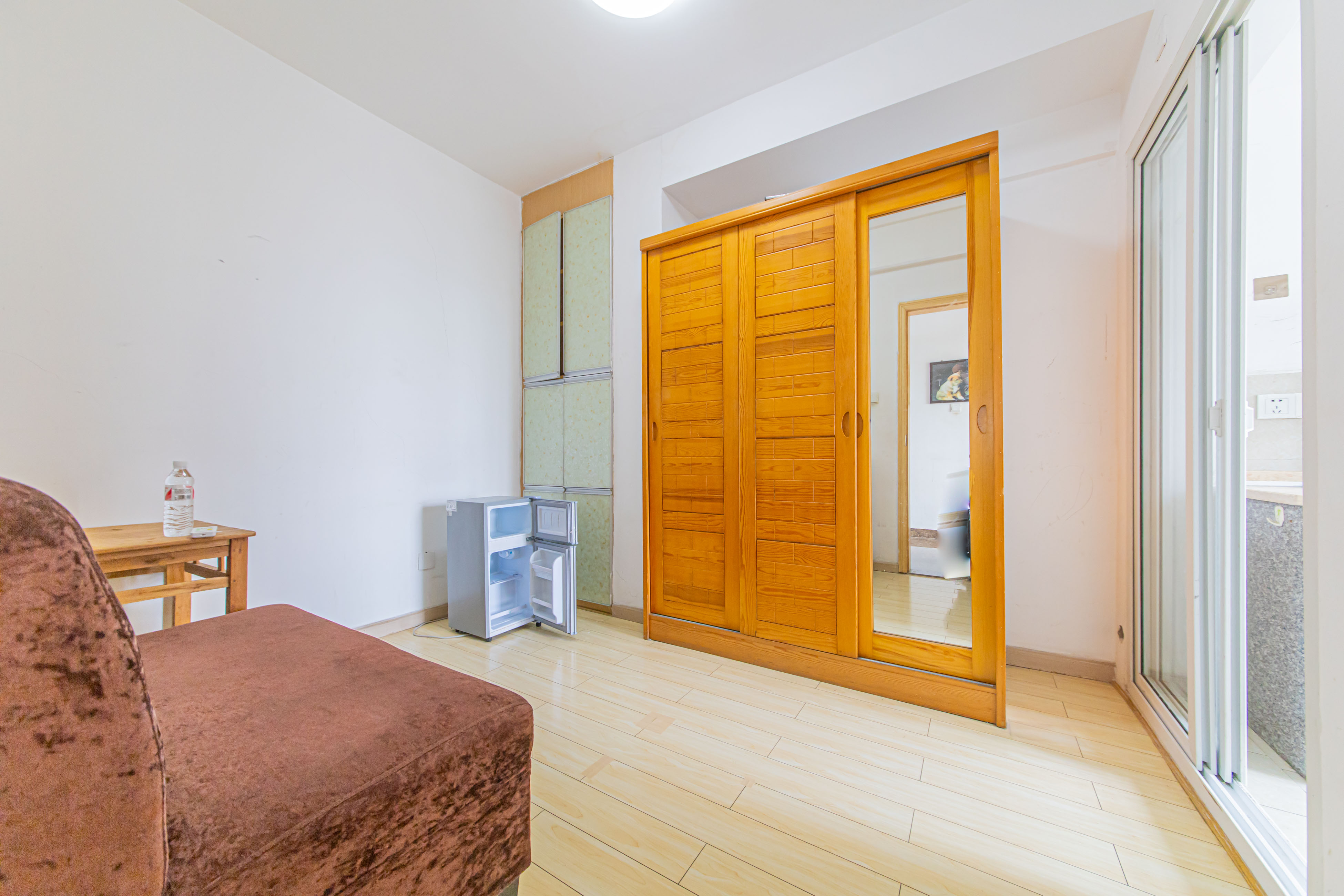 中信文化广场(中信新城二期)  2室2厅2卫    45.0万 中信文化广场(中信新城二期)  2室2厅2卫    45.0万卧室