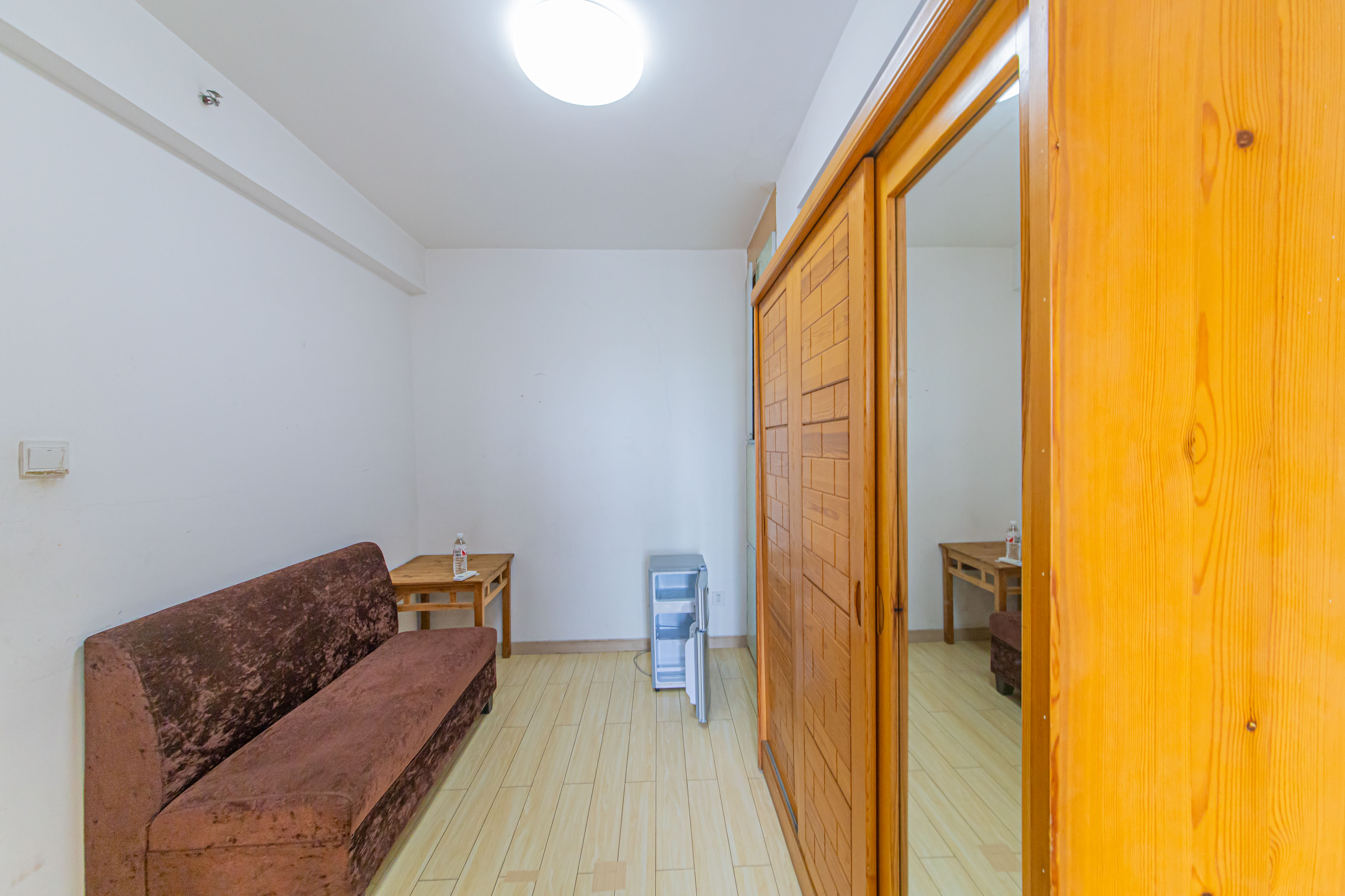 中信文化广场(中信新城二期)  2室2厅2卫    45.0万 中信文化广场(中信新城二期)  2室2厅2卫    45.0万卧室