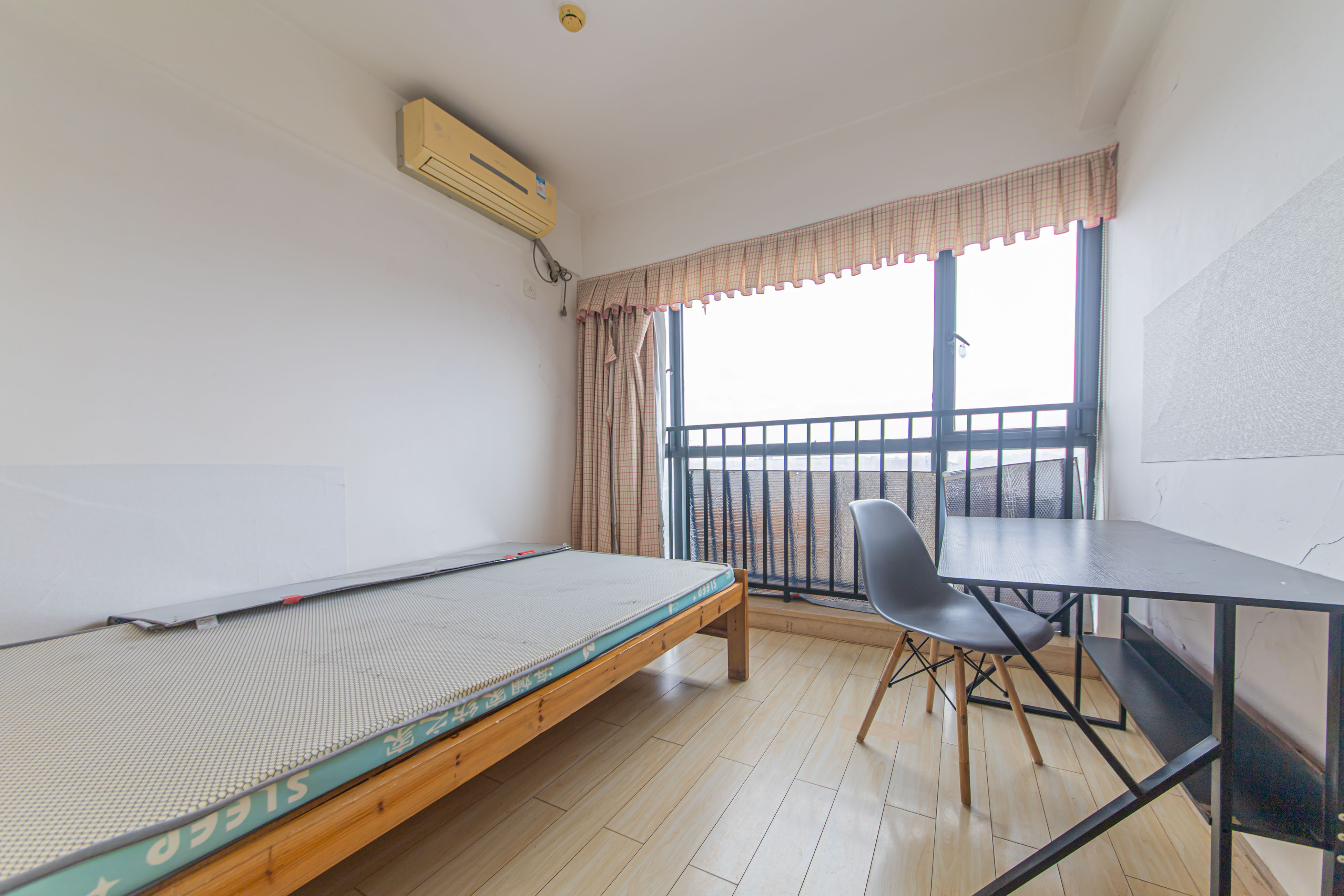 中信文化广场(中信新城二期)  2室2厅2卫    45.0万 中信文化广场(中信新城二期)  2室2厅2卫    45.0万卧室