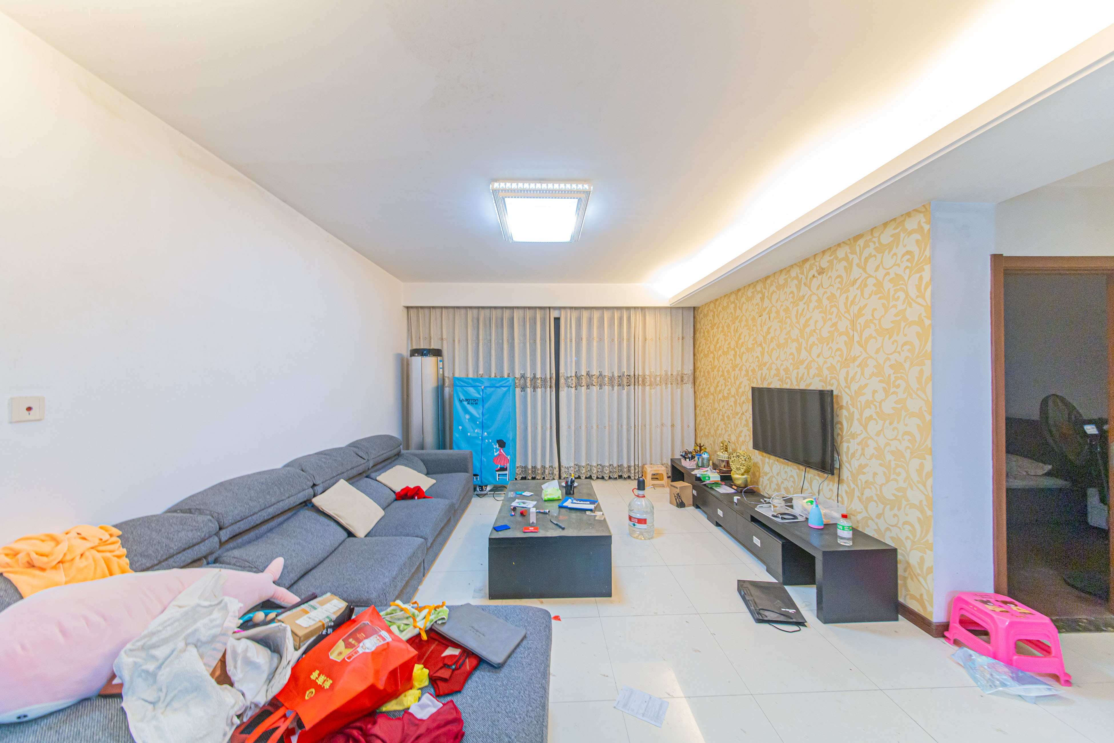 绿地公馆（绿地名邸）  3室2厅2卫    155.0万客厅