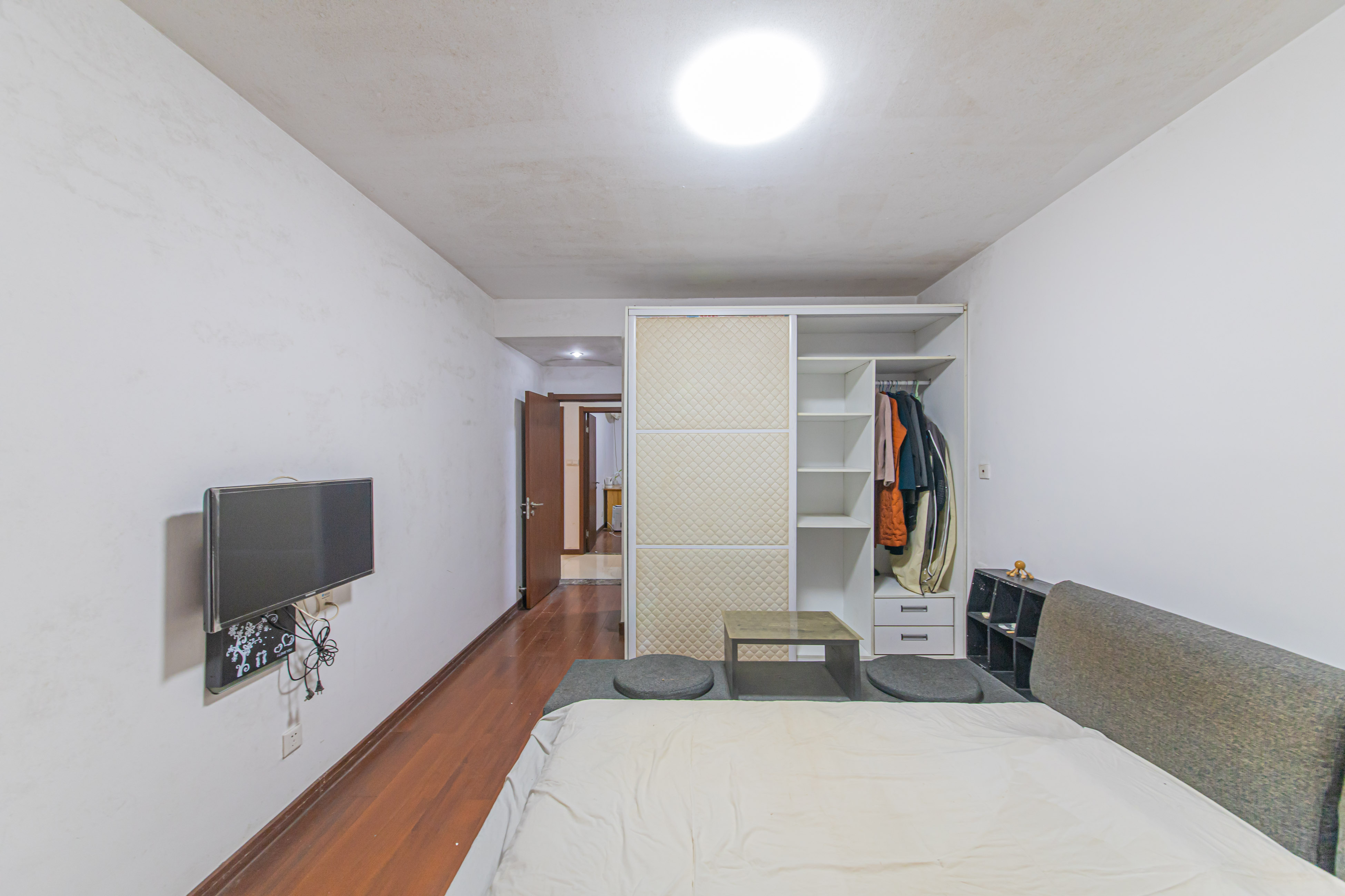 绿地公馆（绿地名邸）  3室2厅2卫    155.0万卧室