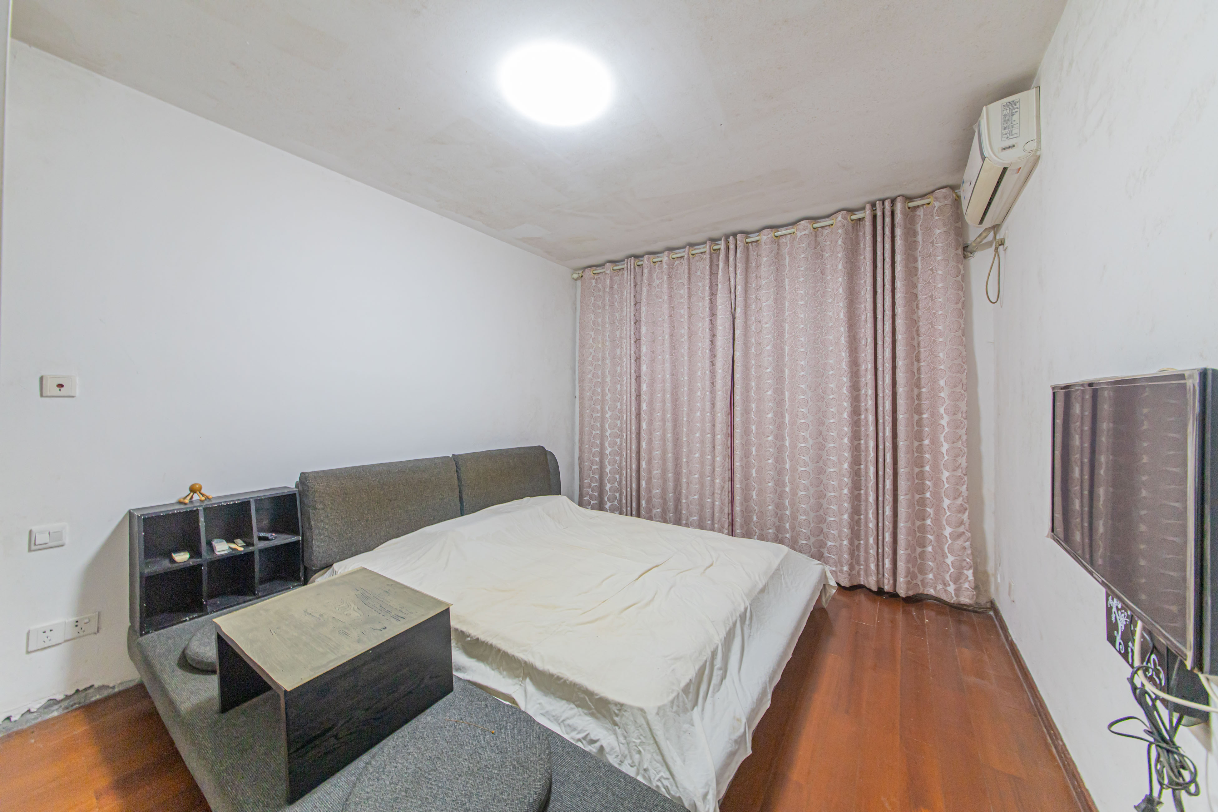 绿地公馆(绿地名邸) 3室2厅2卫 155.0万 绿地公馆(绿地名邸) 3室2厅2卫 155.0万卧室