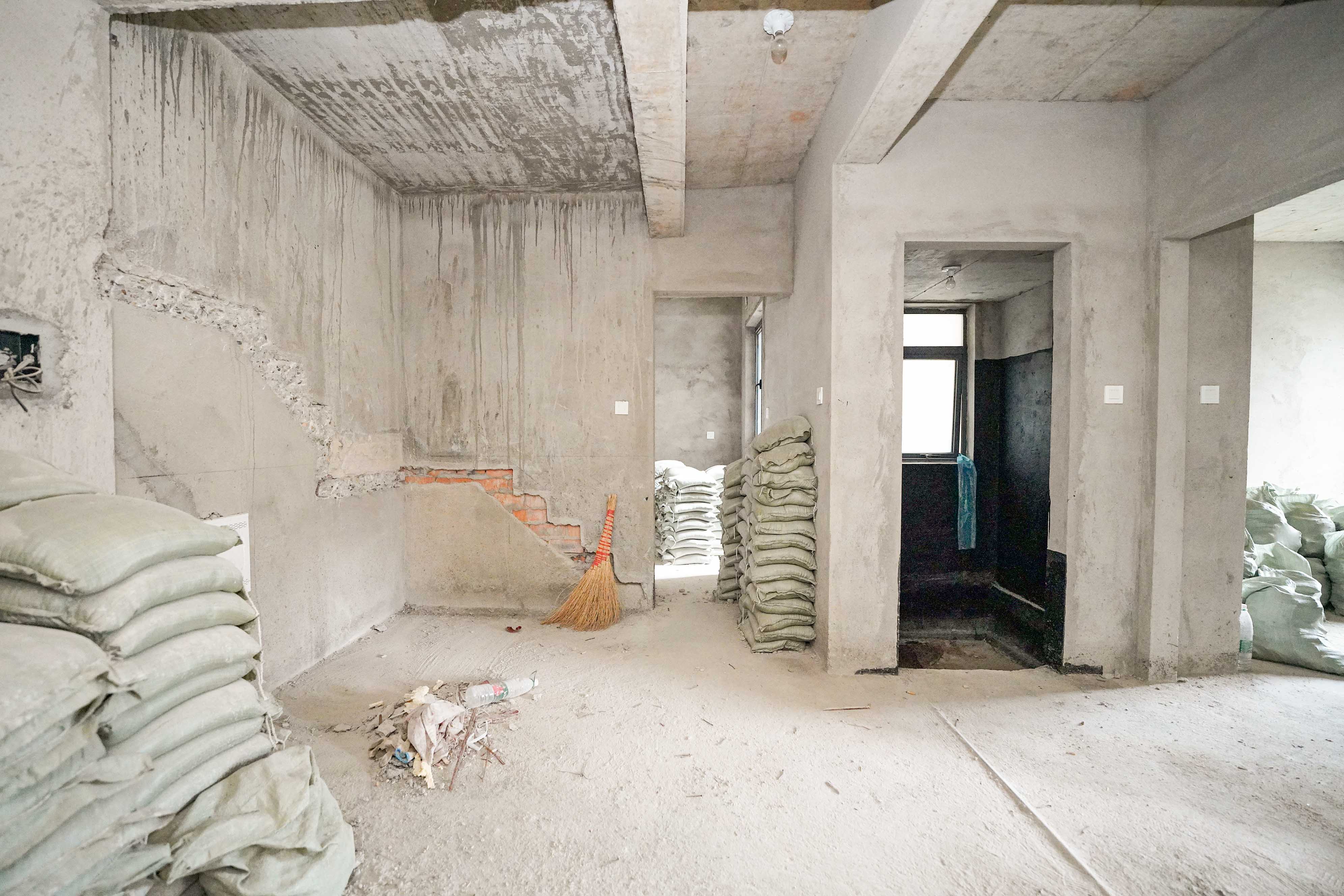 五矿万境蓝山 4室2厅2卫 130.0万 五矿万境蓝山 4室2厅2卫 130.0万客厅