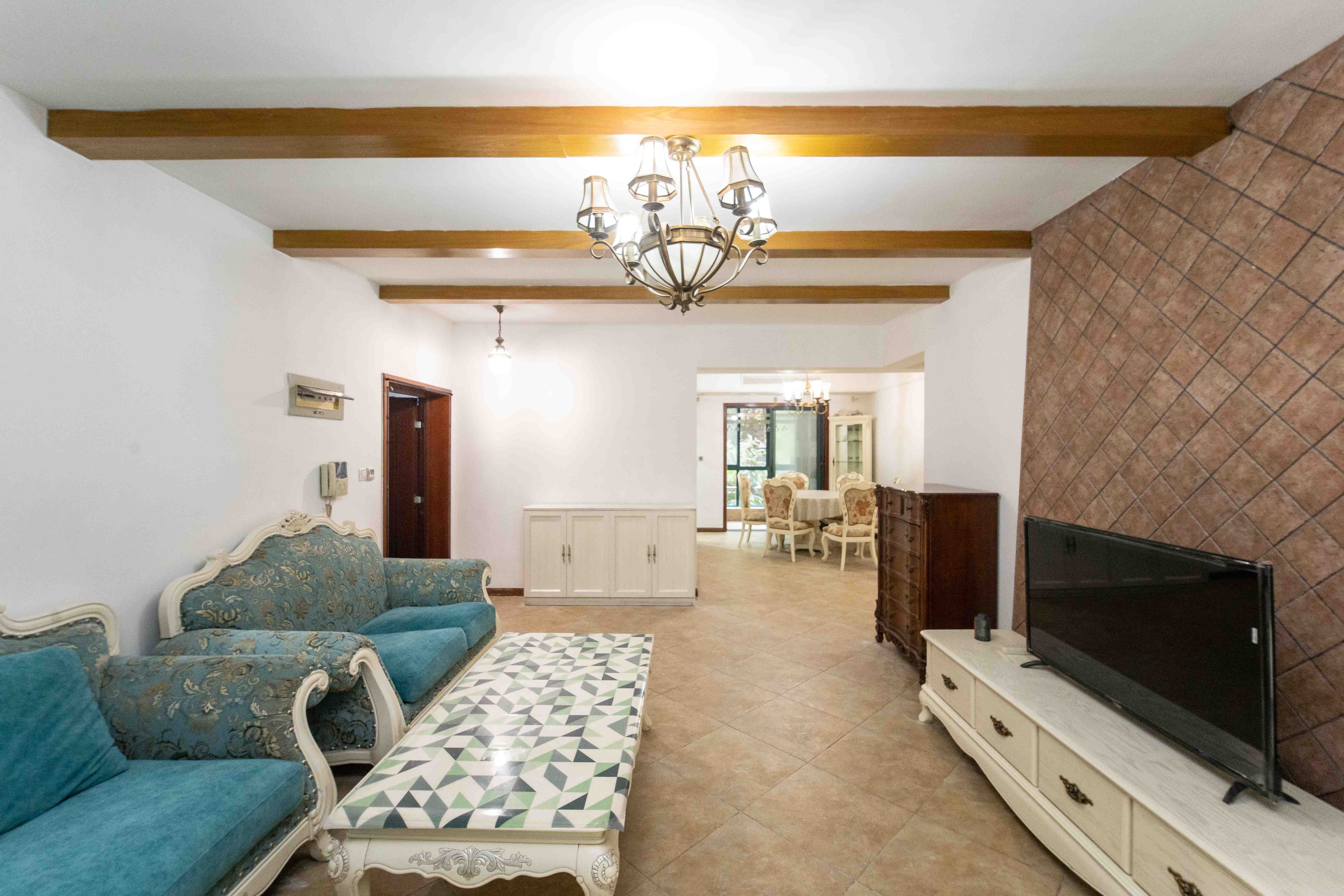 星城世家 3室2厅2卫 155.0万 星城世家 3室2厅2卫 155.0万客厅