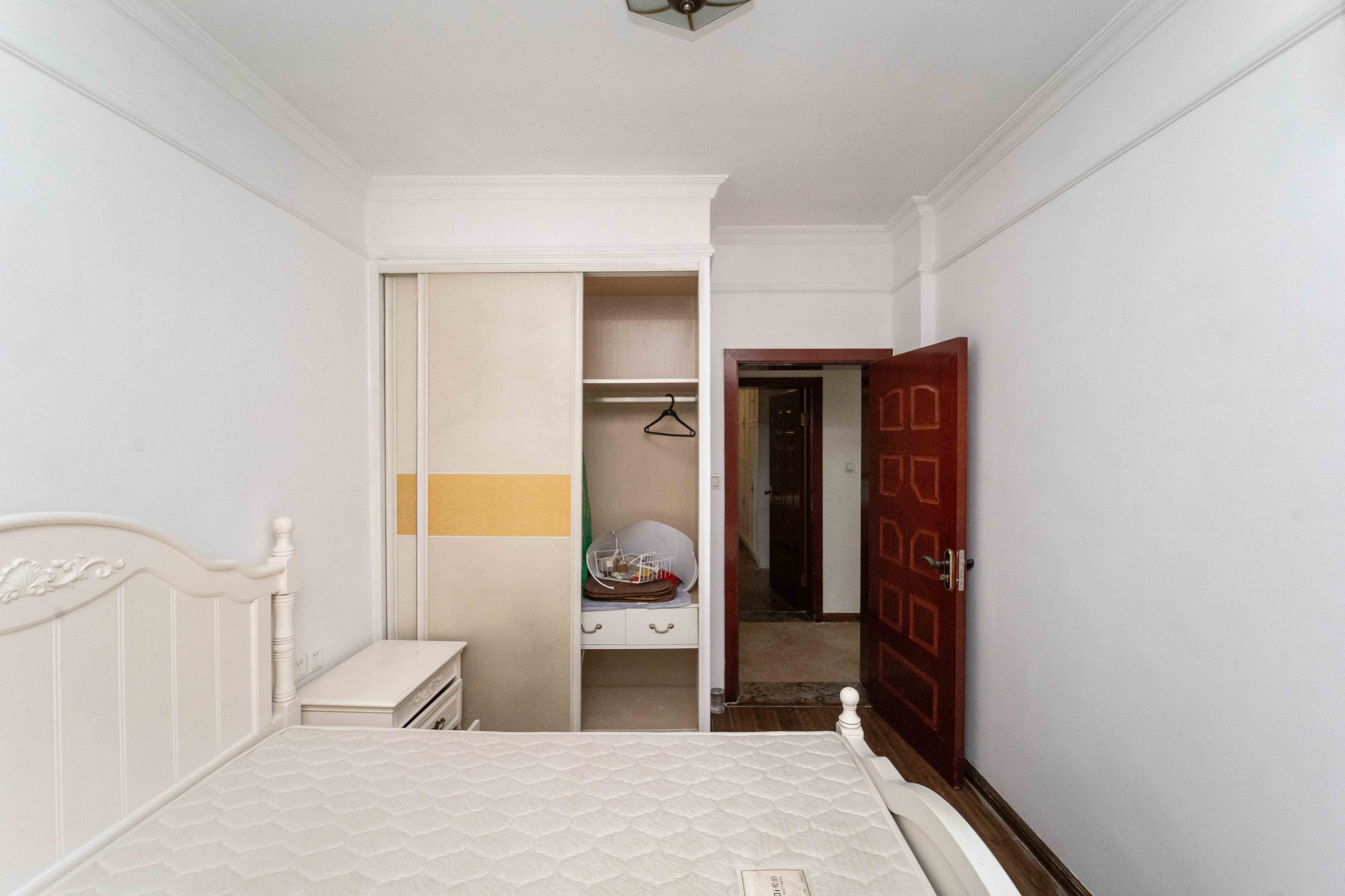 星城世家 3室2厅2卫 155.0万 星城世家 3室2厅2卫 155.0万卧室