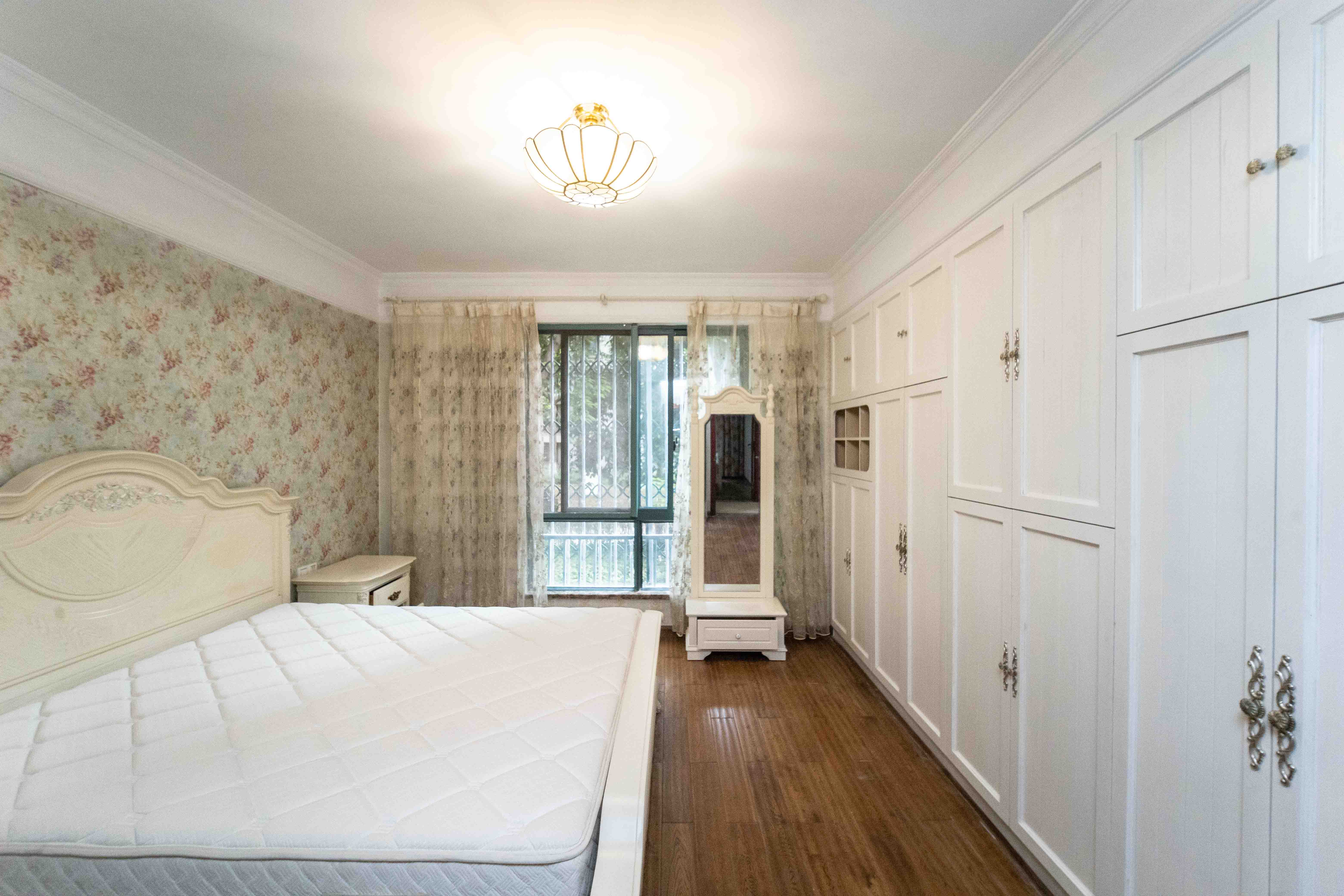 星城世家 3室2厅2卫 155.0万 星城世家 3室2厅2卫 155.0万卧室