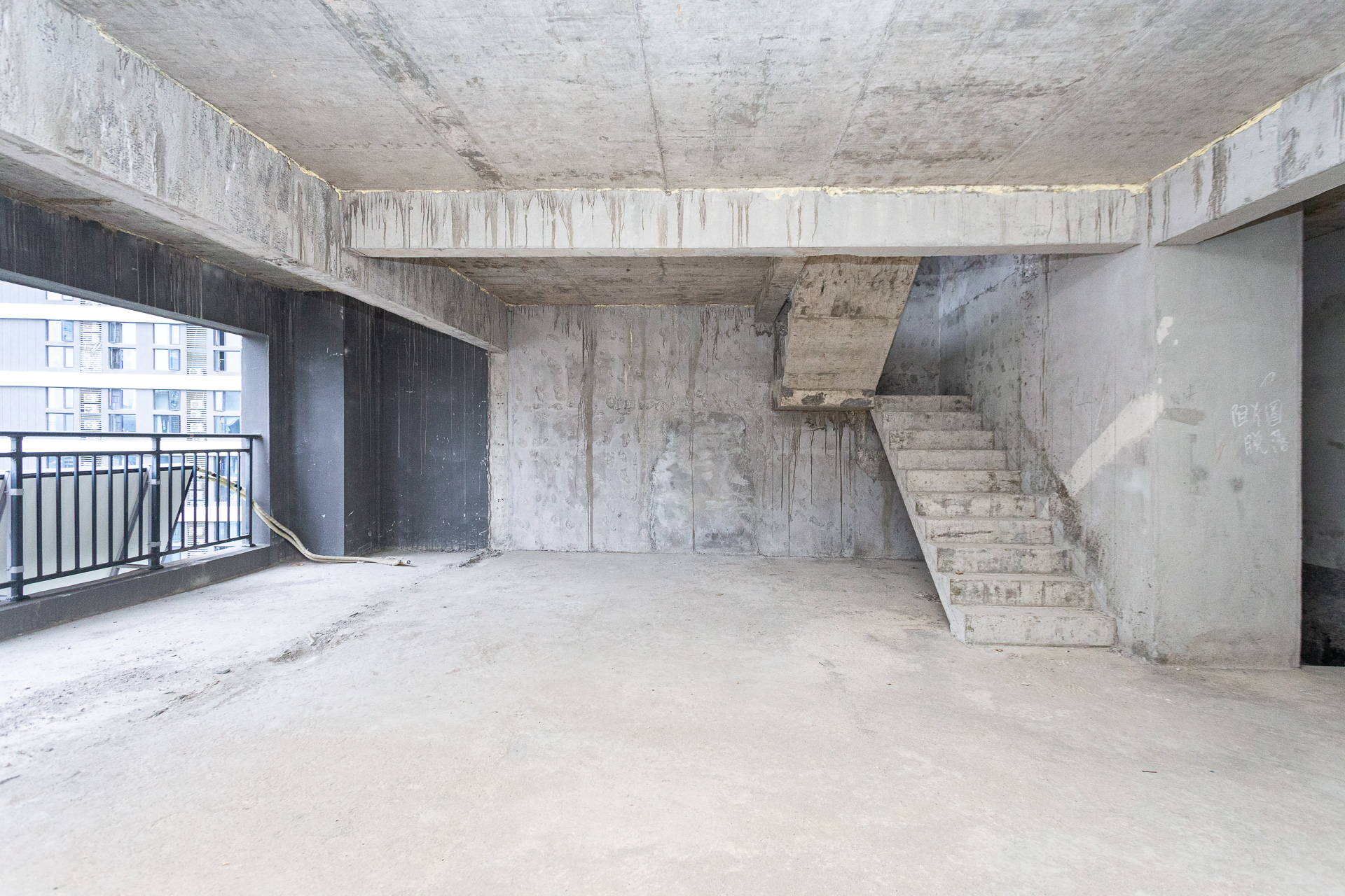 越秀湘江星汇城一期 4室2厅2卫 210.5万 越秀湘江星汇城一期 4室2厅2卫 210.5万客厅