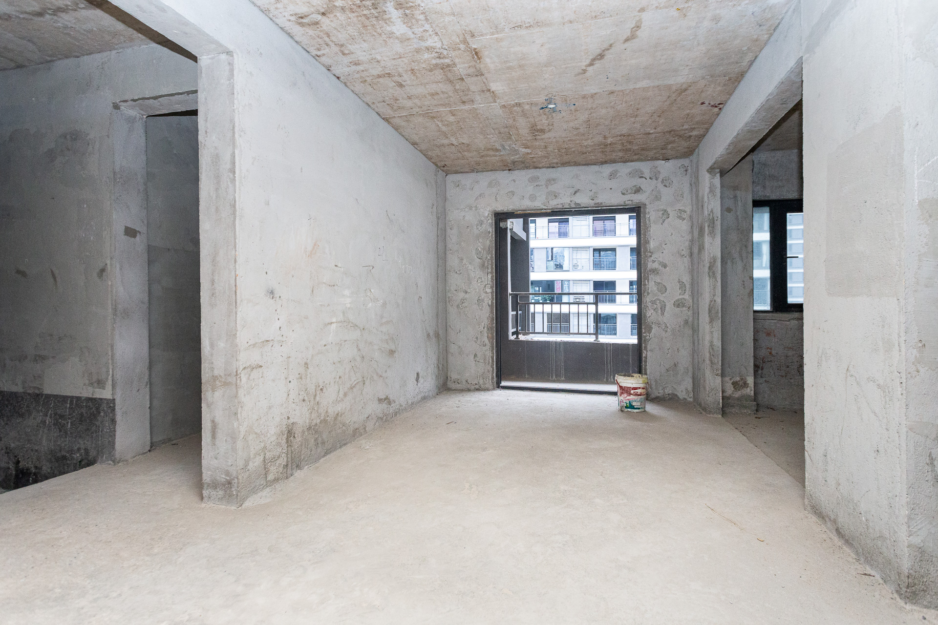 越秀湘江星汇城一期 4室2厅2卫 210.5万 越秀湘江星汇城一期 4室2厅2卫 210.5万客厅