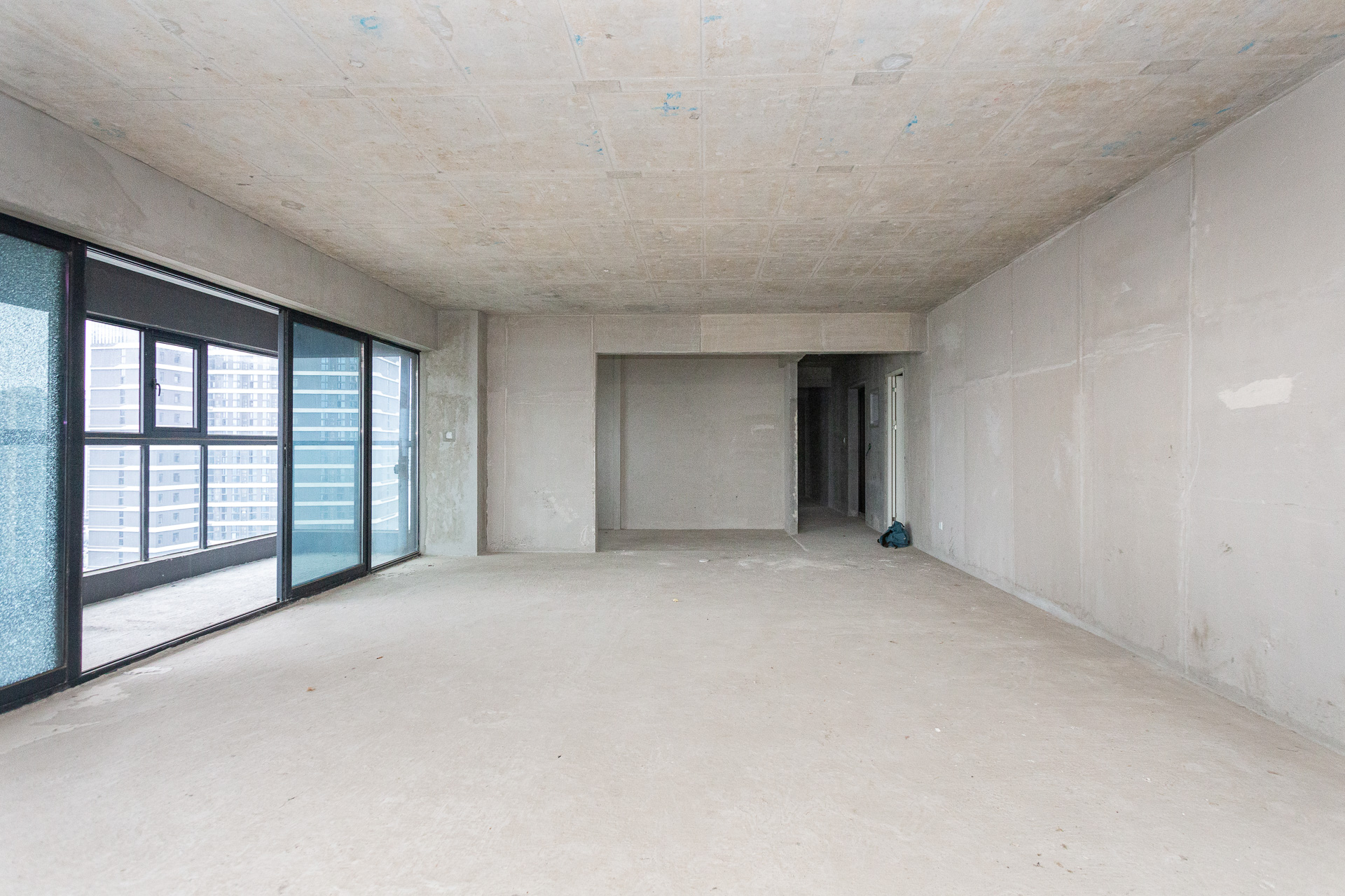 越秀湘江星汇城一期 4室2厅3卫 260.0万 越秀湘江星汇城一期 4室2厅3卫 260.0万客厅