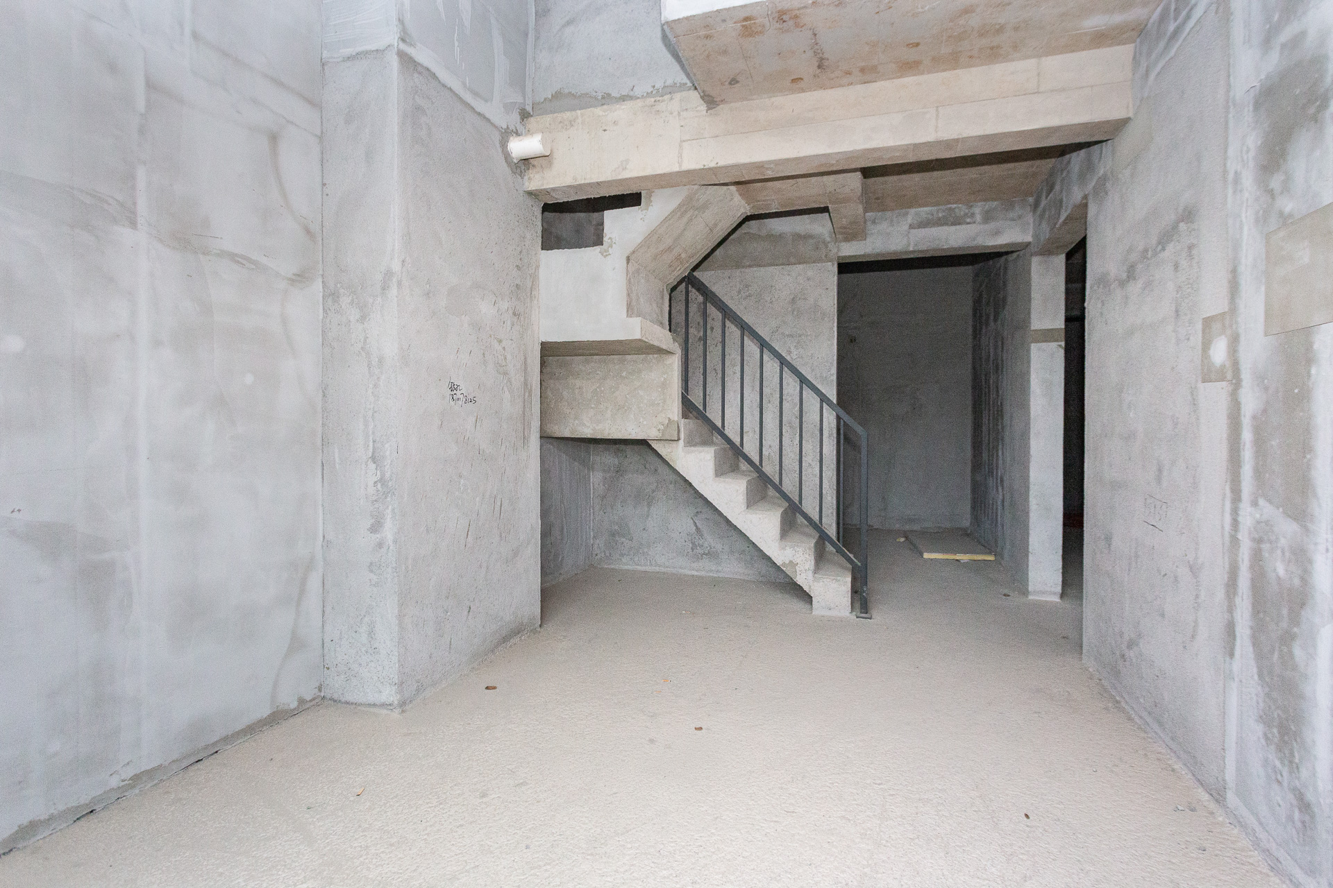 越秀湘江星汇城二期  4室1厅3卫    123.0万客厅